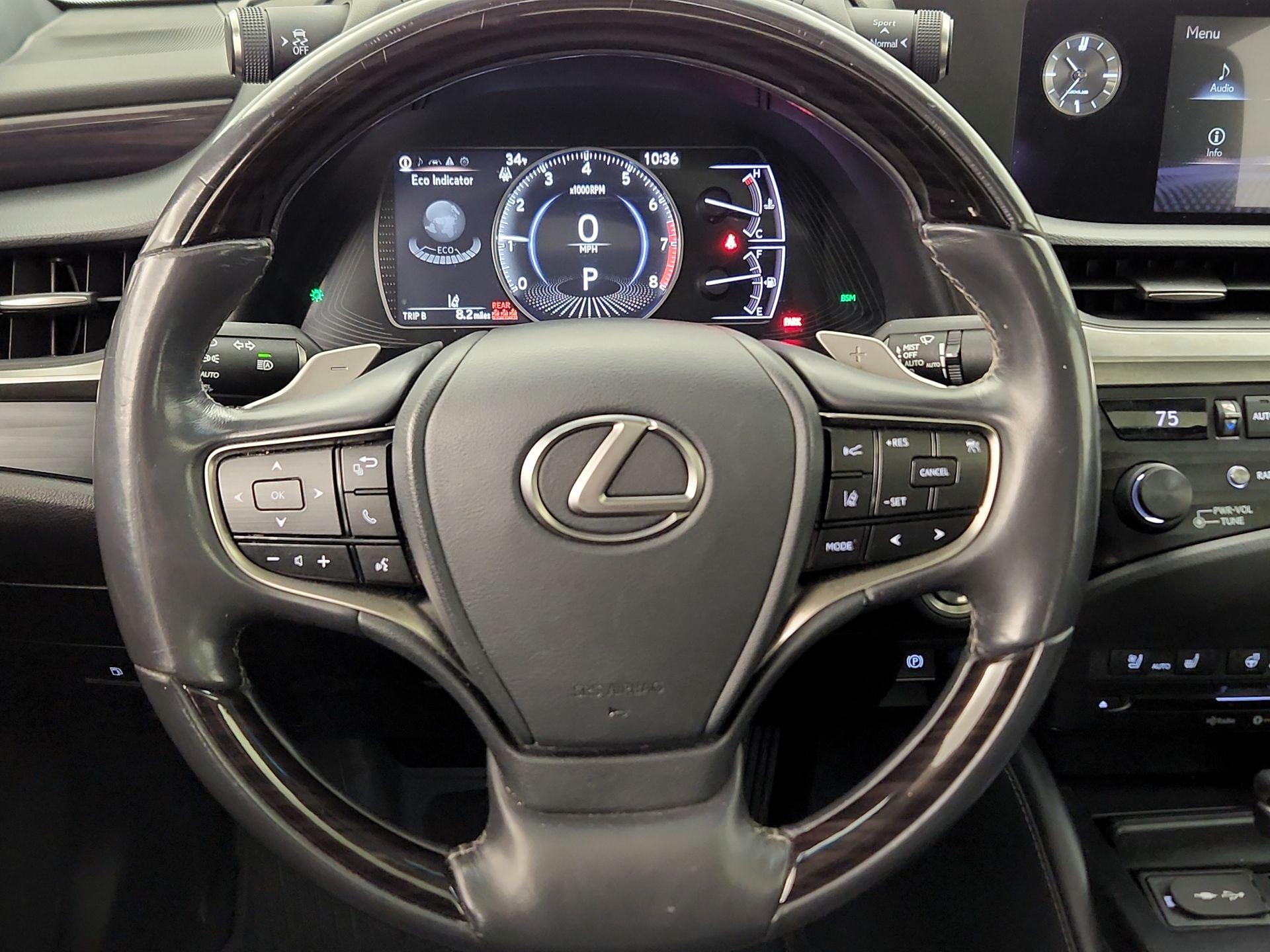 Thumbnail: 2020 Lexus ES - 10