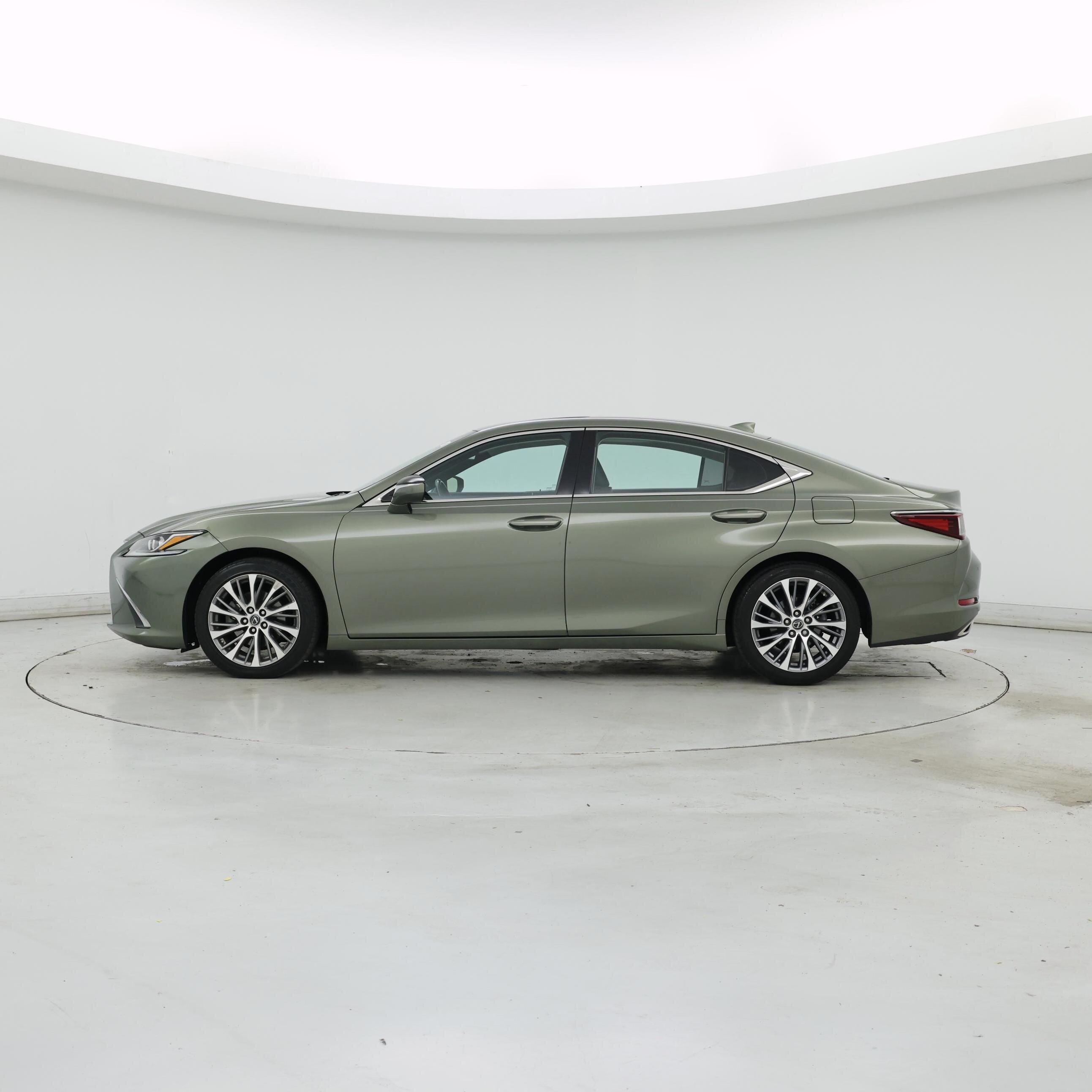 Thumbnail: 2020 Lexus ES - 3