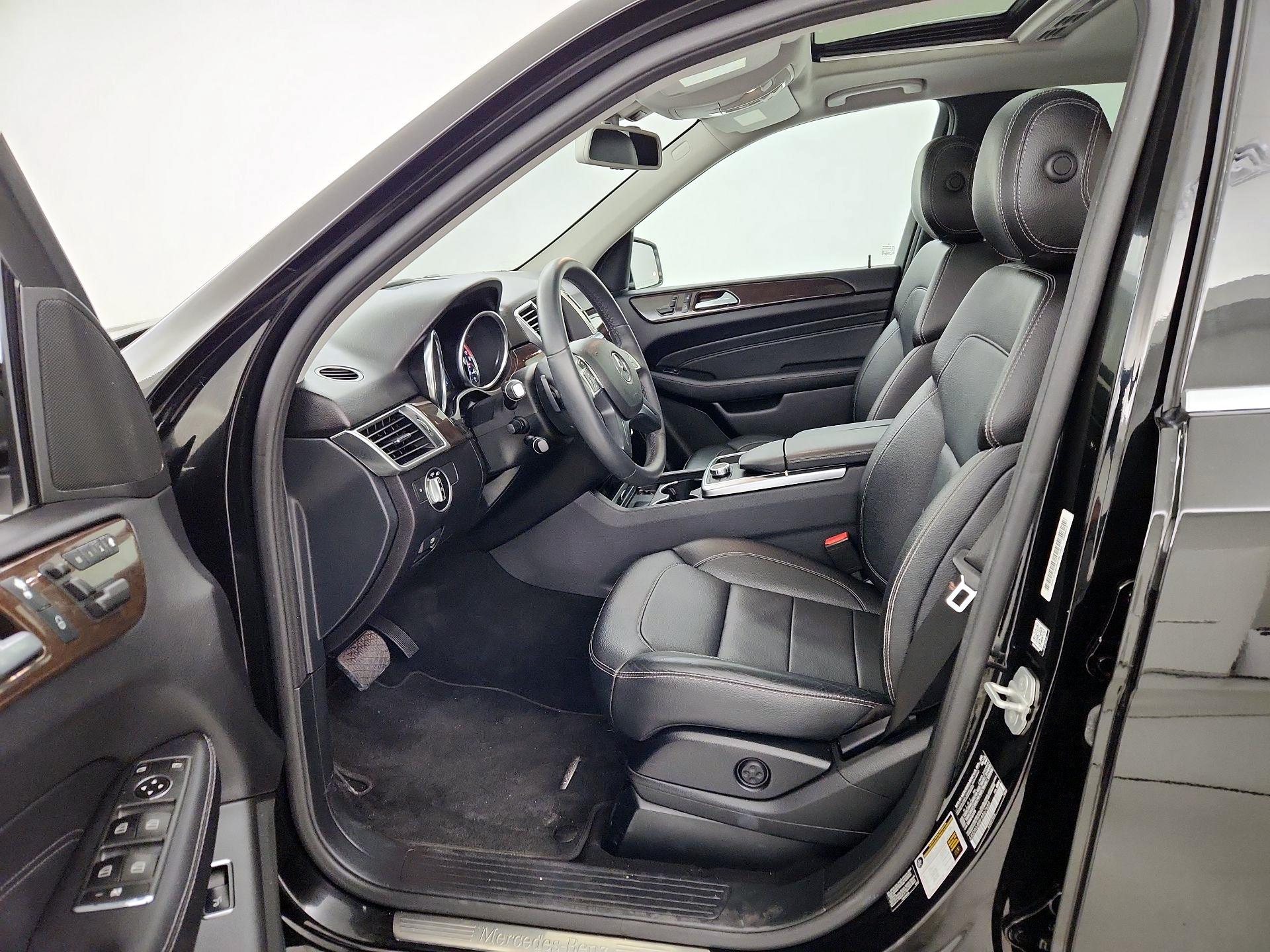 Thumbnail: 2015 Mercedes-Benz M-Class - 11