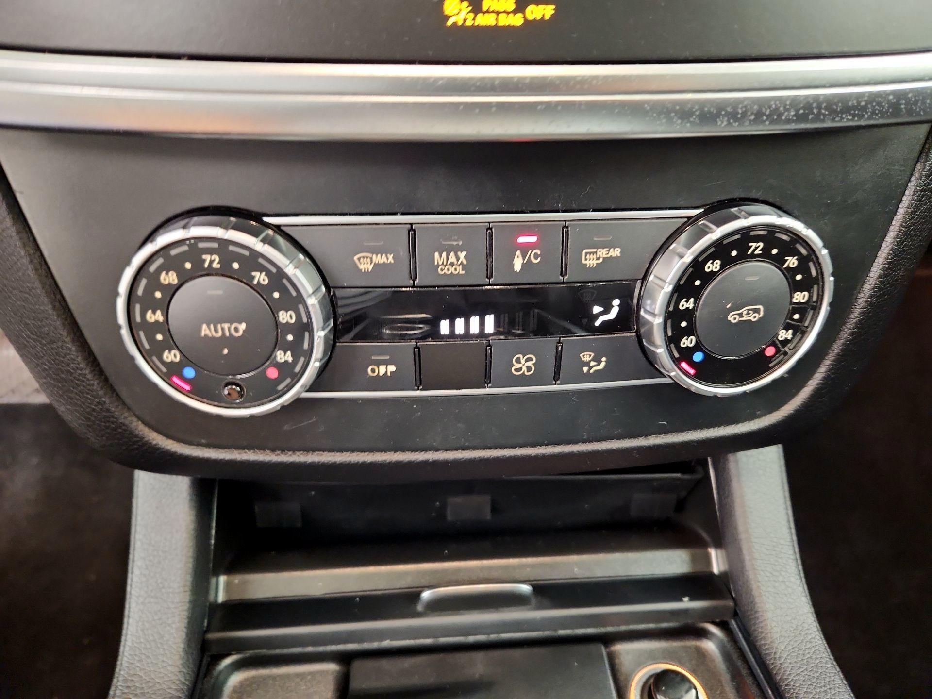 Thumbnail: 2015 Mercedes-Benz M-Class - 16