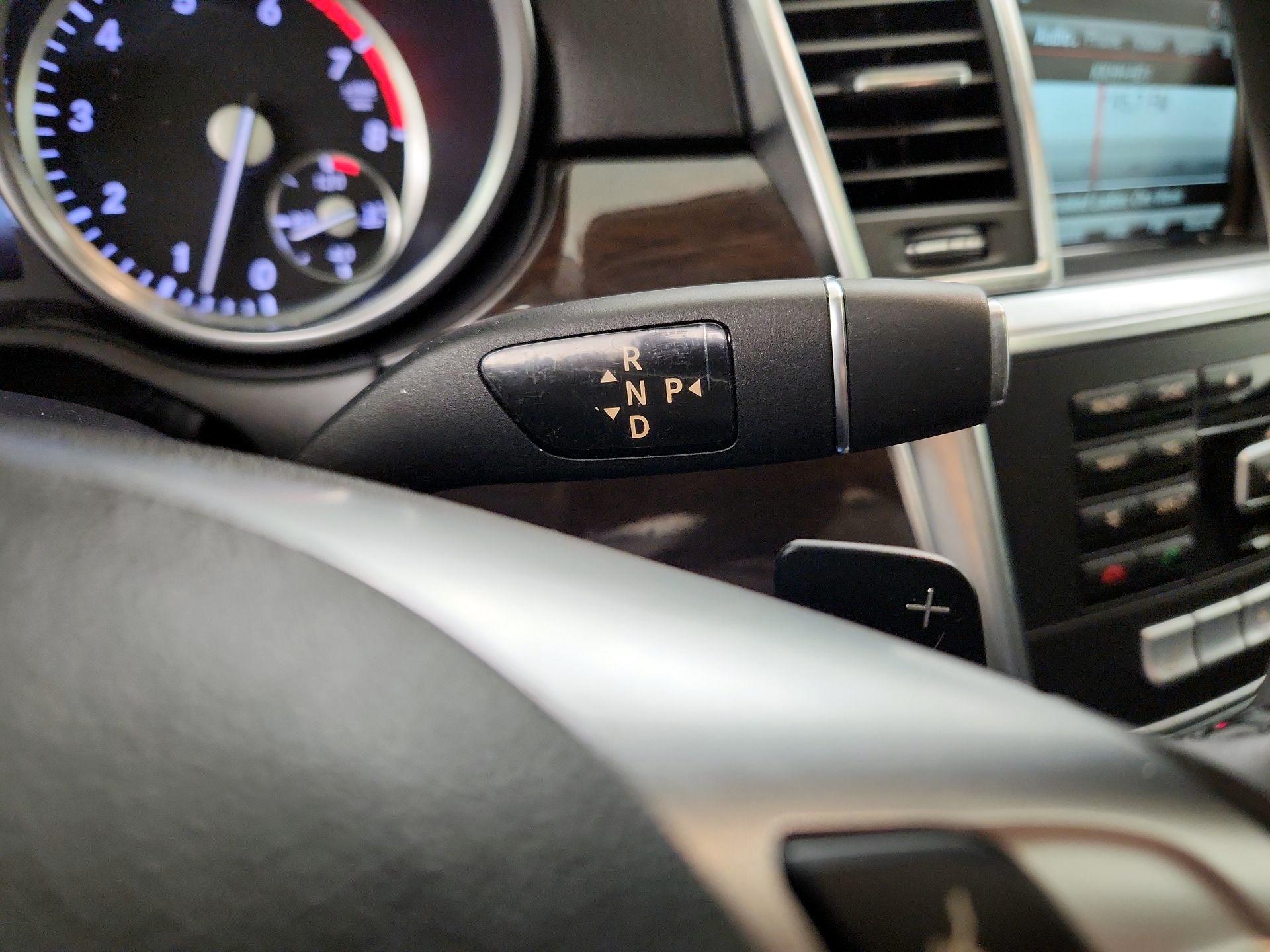 Thumbnail: 2015 Mercedes-Benz M-Class - 17