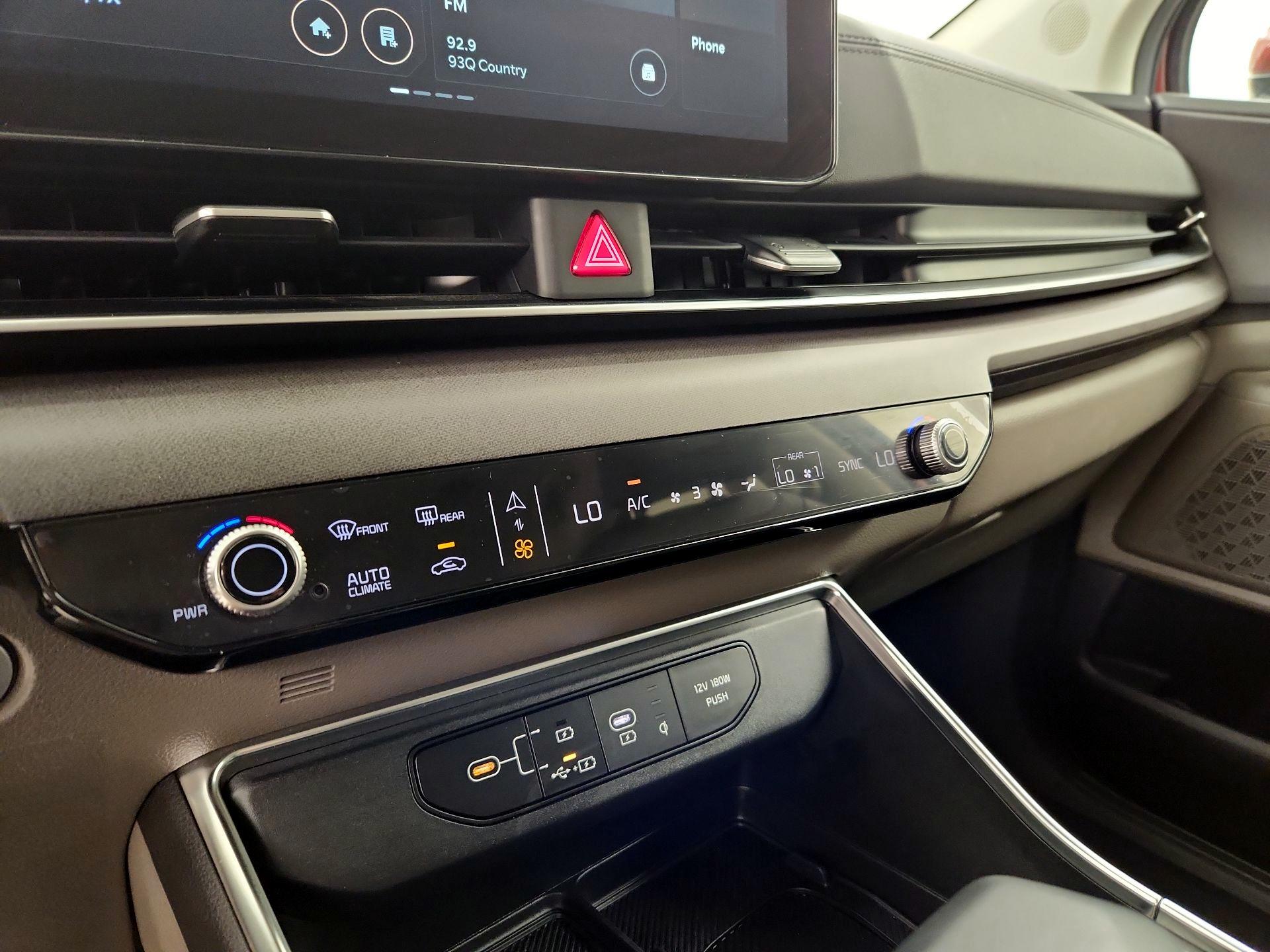 Thumbnail: 2025 Kia Carnival - 17