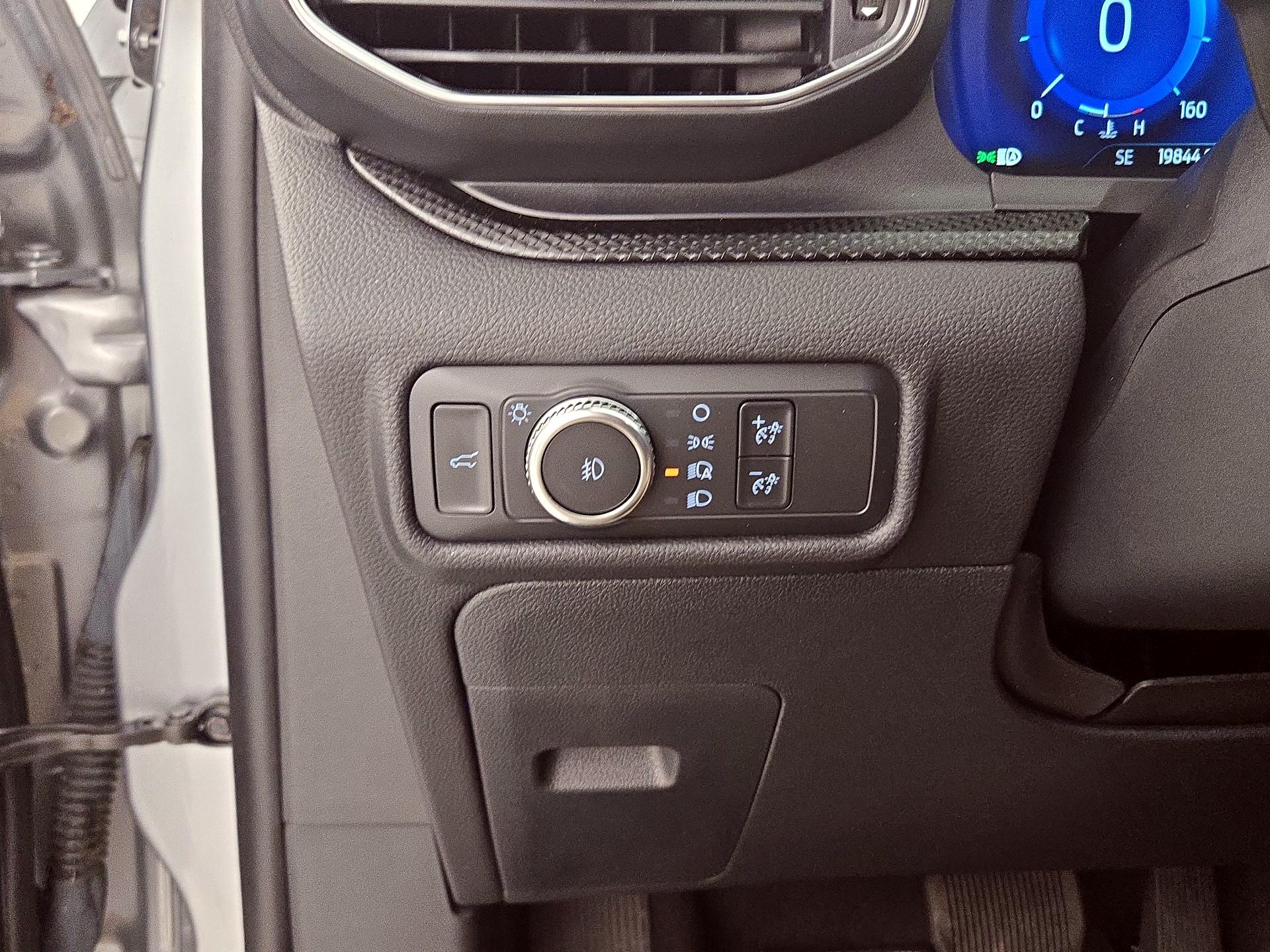 Thumbnail: 2021 Ford Explorer - 13