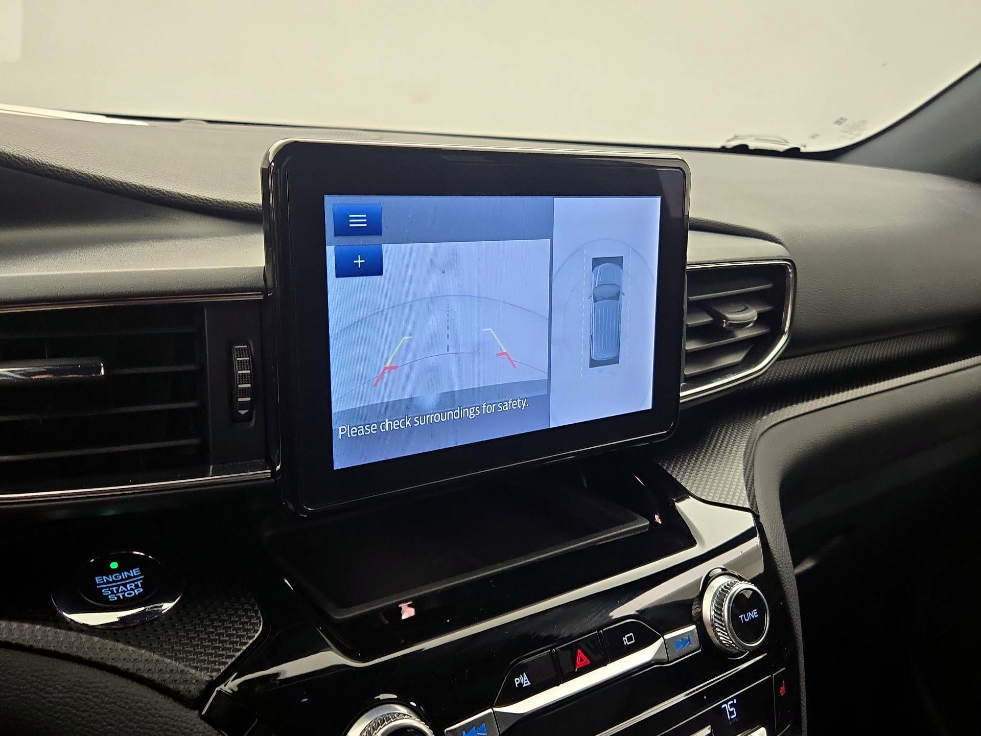 Thumbnail: 2021 Ford Explorer - 15