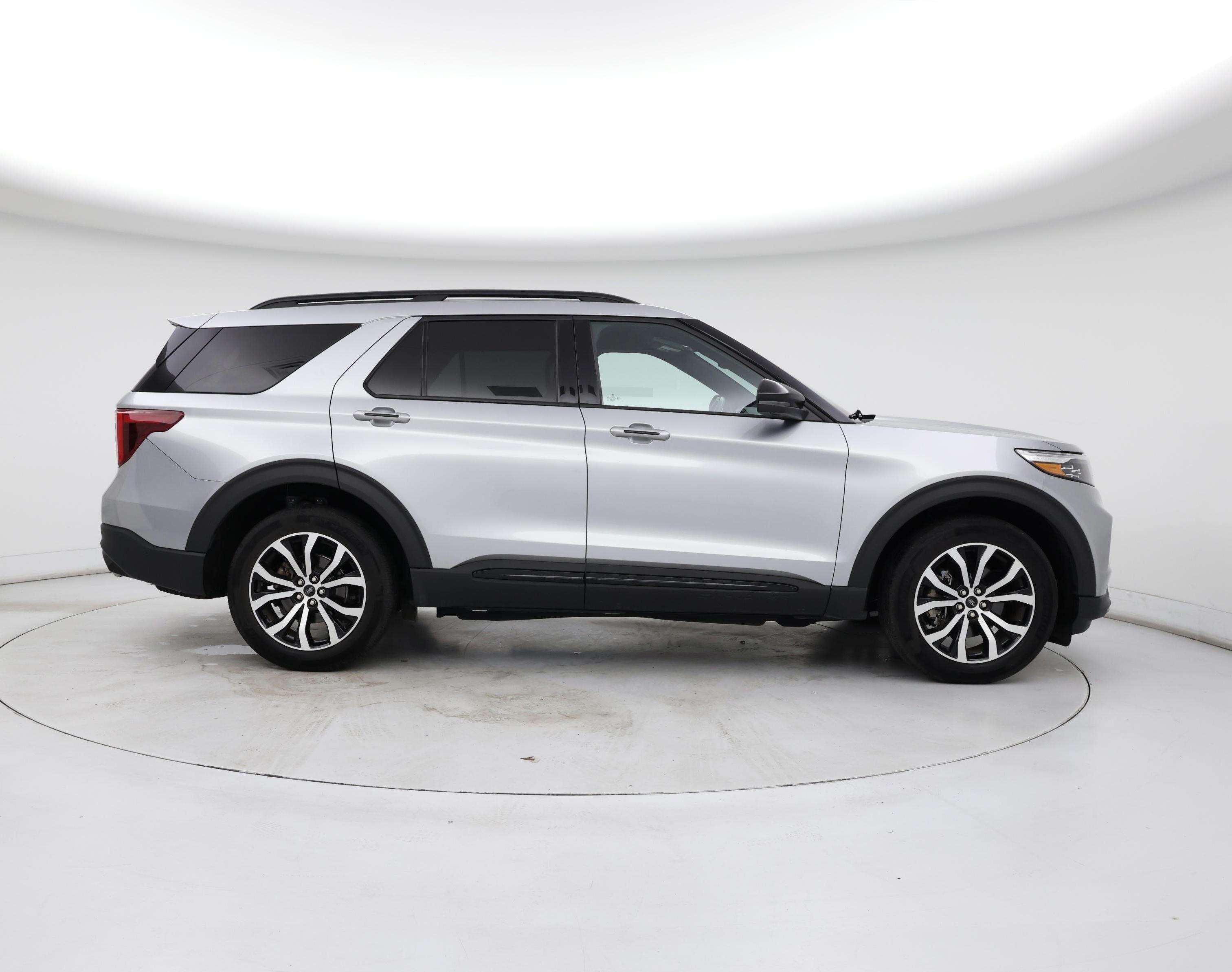 Thumbnail: 2021 Ford Explorer - 7