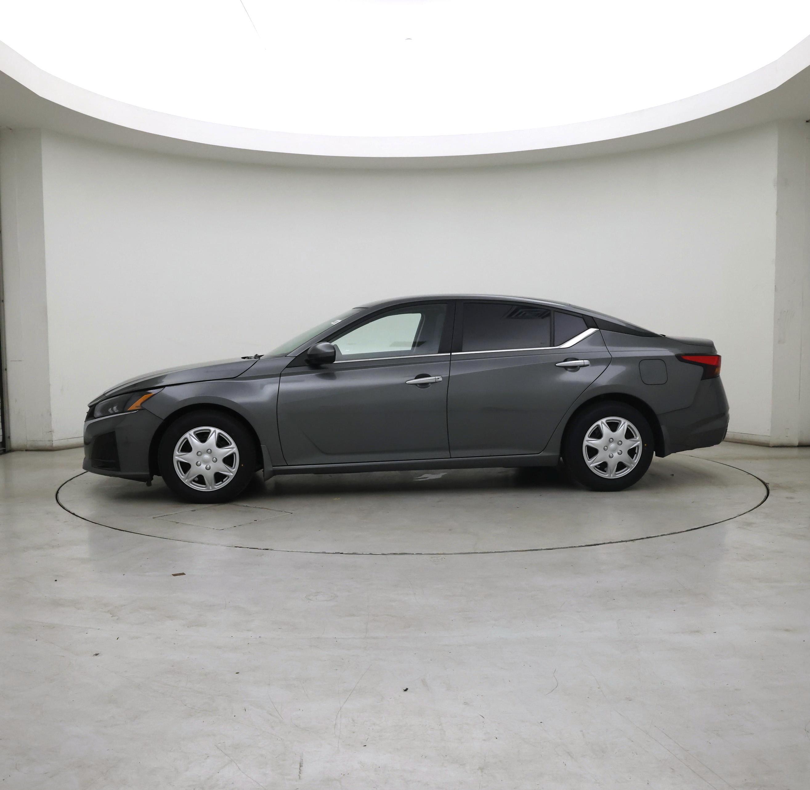Thumbnail: 2023 Nissan Altima - 3