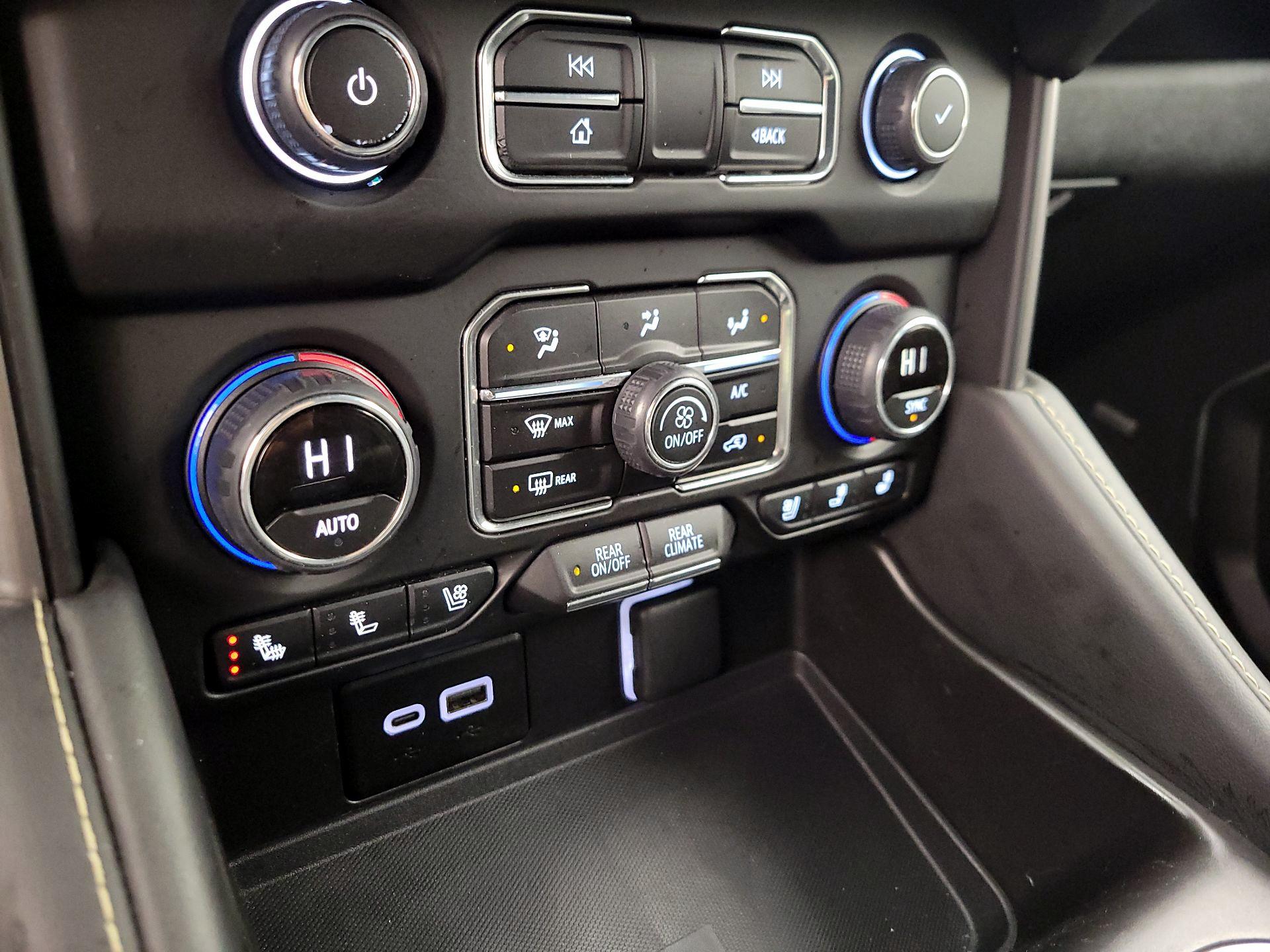 Thumbnail: 2023 Chevrolet Suburban - 16