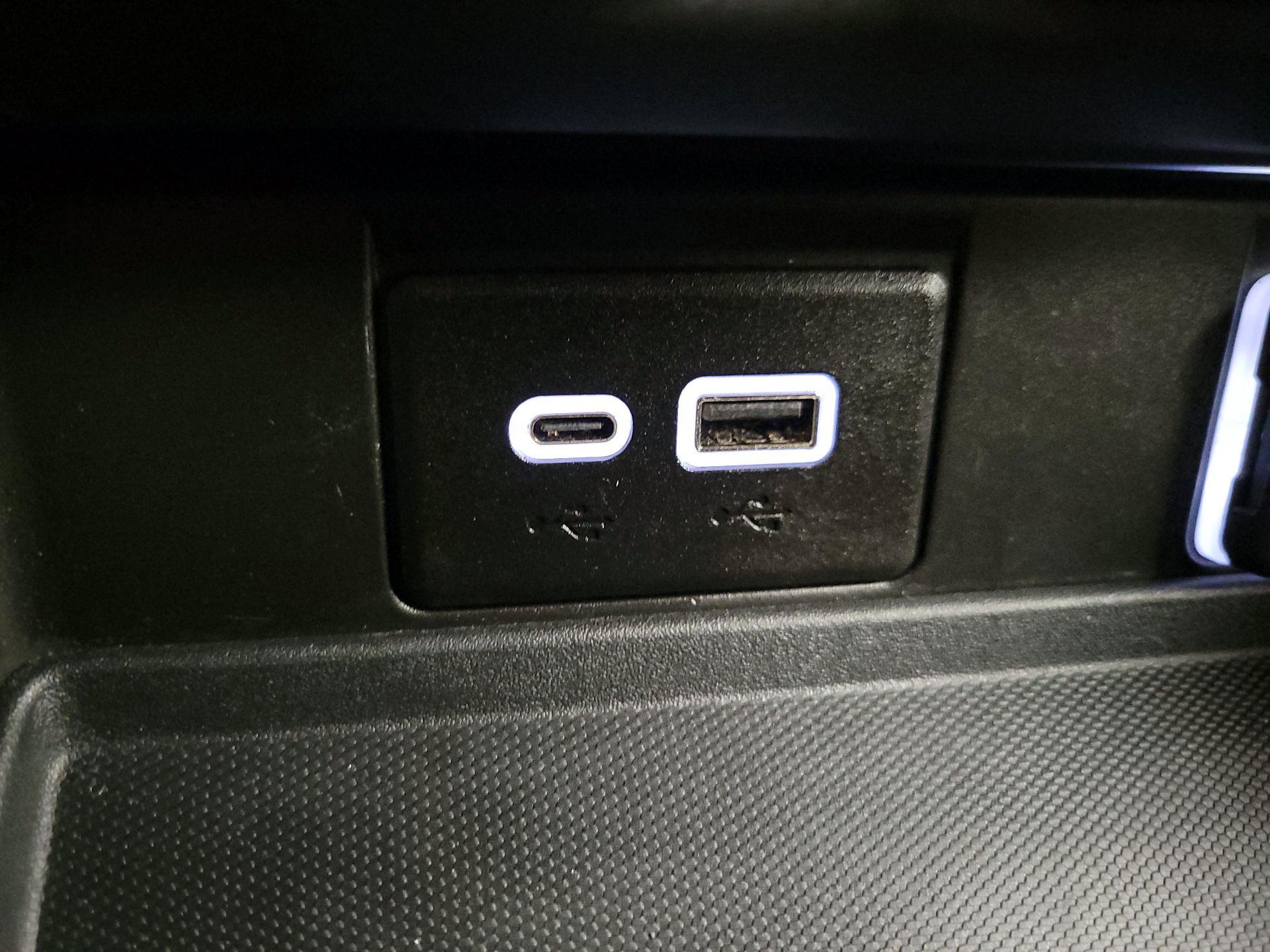 Thumbnail: 2023 Chevrolet Suburban - 18