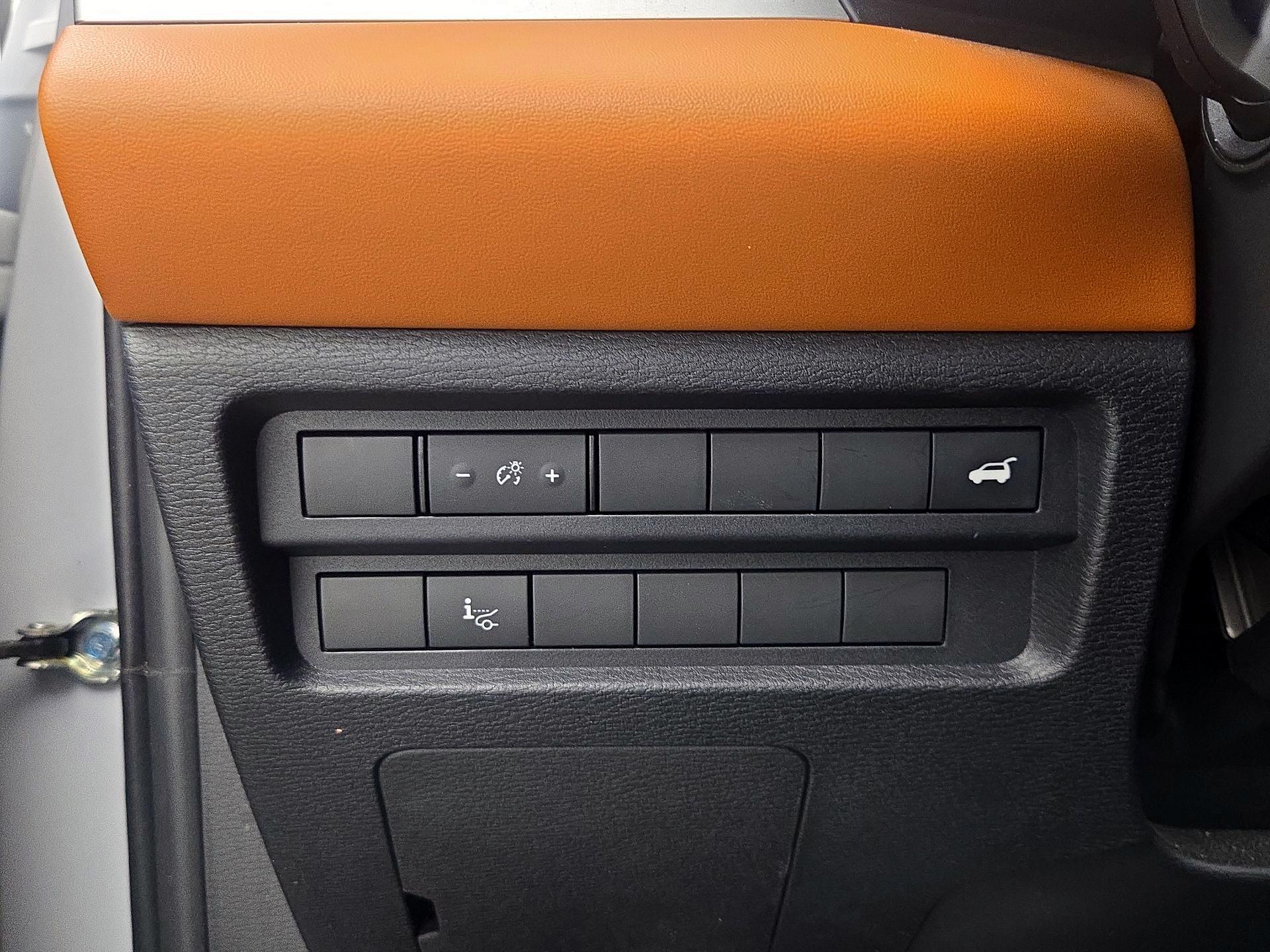 Thumbnail: 2022 Mitsubishi Outlander - 13
