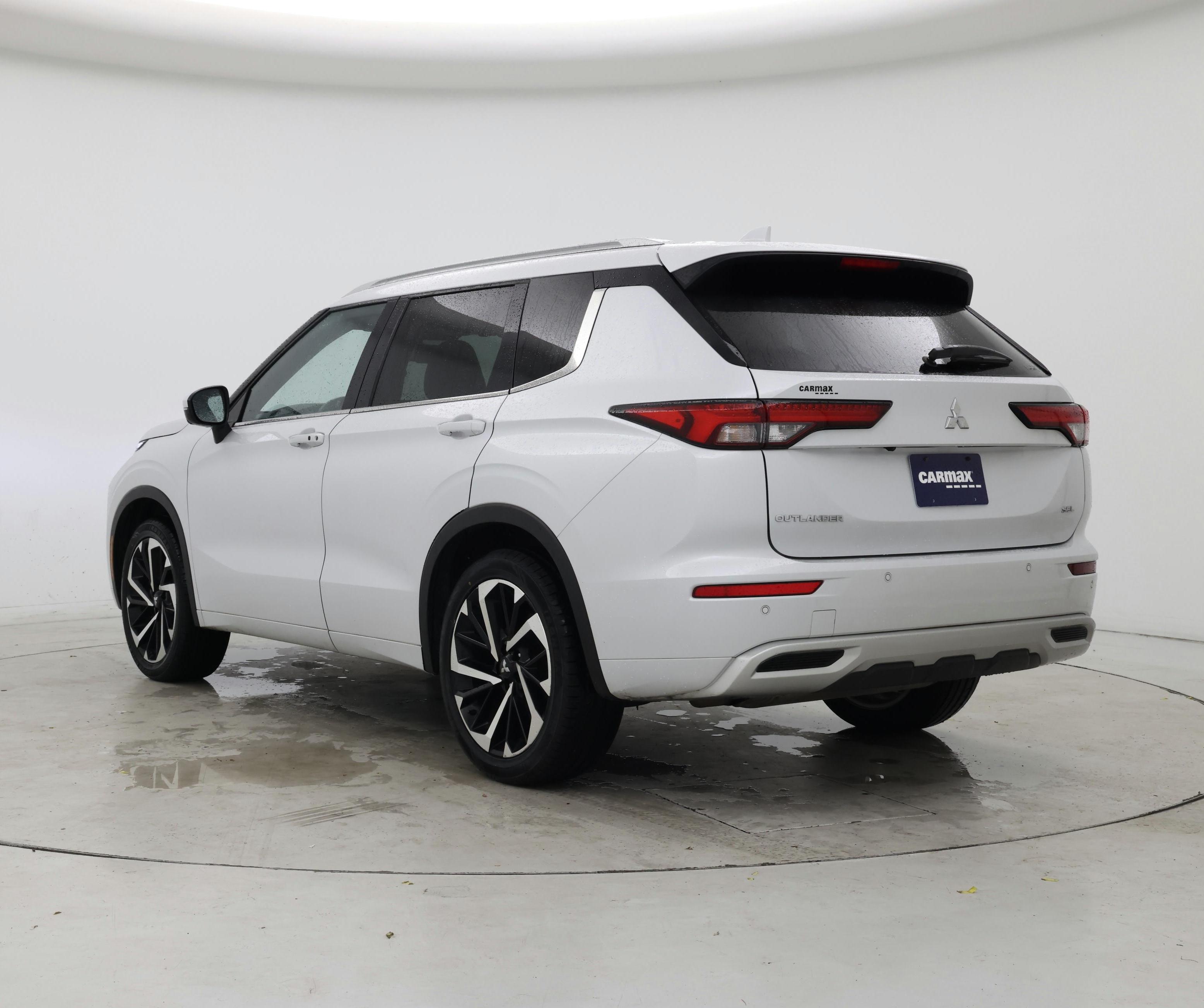 Thumbnail: 2022 Mitsubishi Outlander - 2