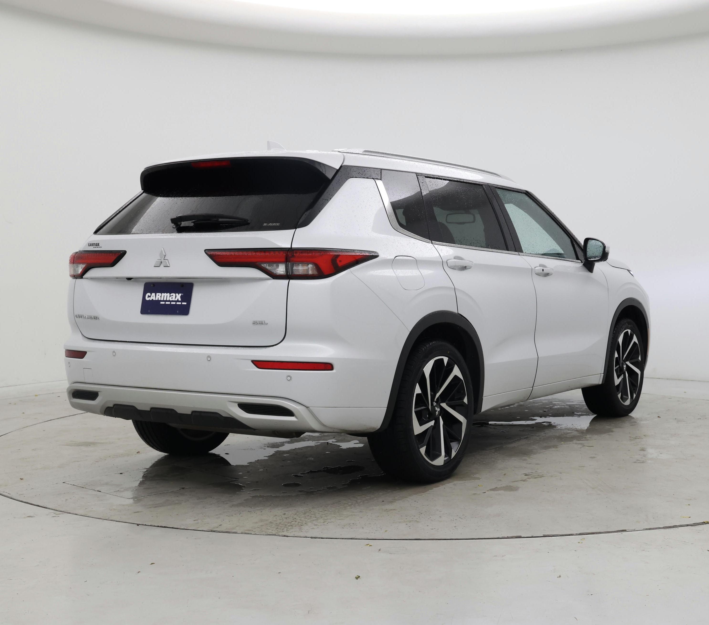 Thumbnail: 2022 Mitsubishi Outlander - 8