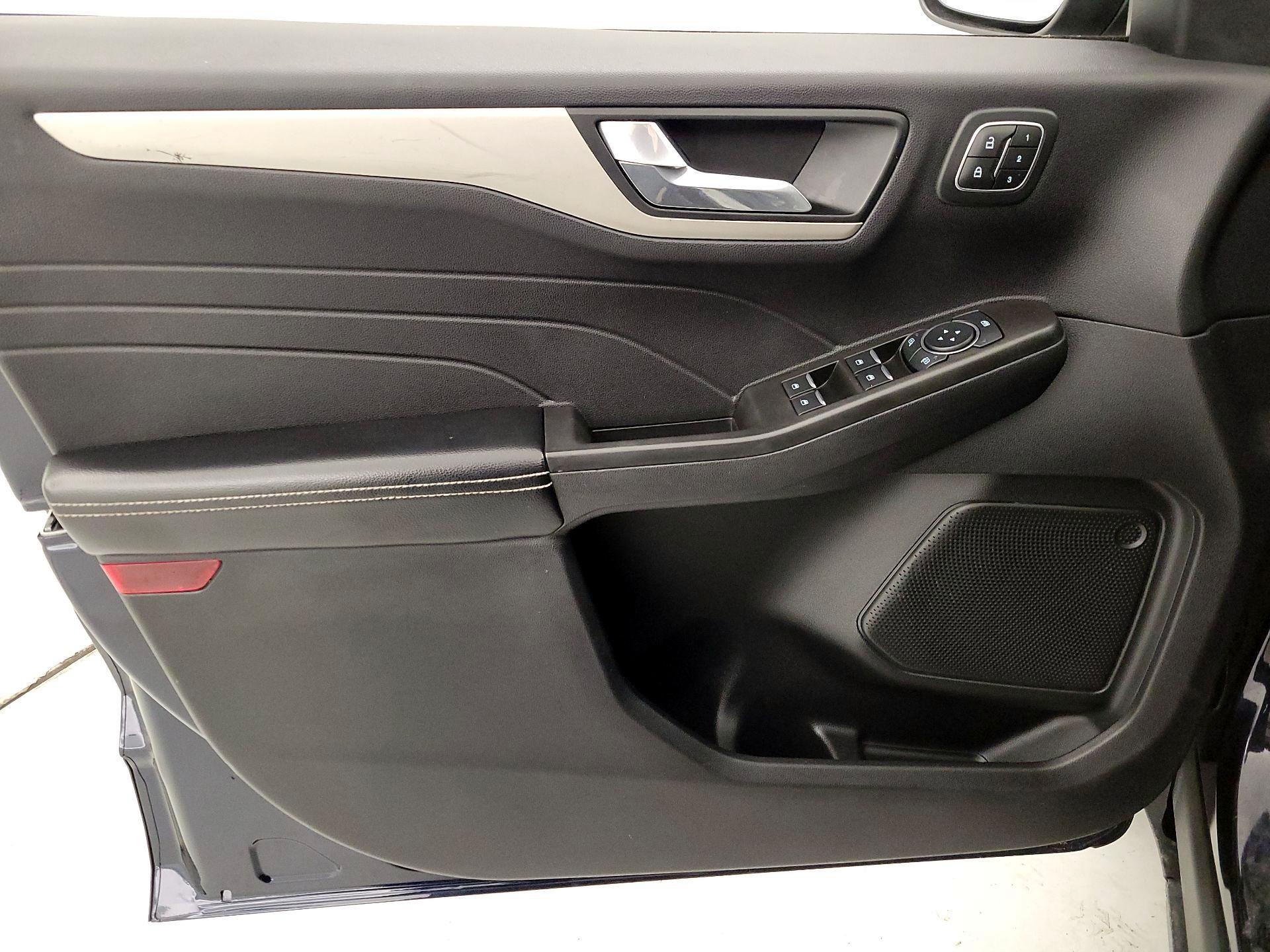 Thumbnail: 2021 Ford Escape - 12