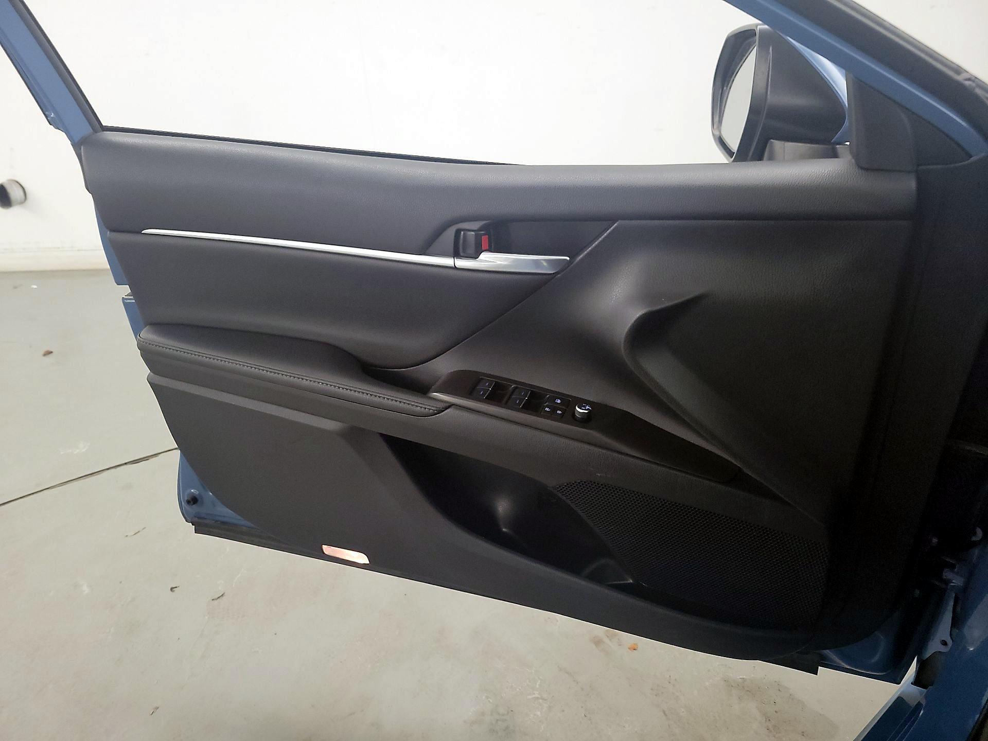 Thumbnail: 2023 Toyota Camry - 12