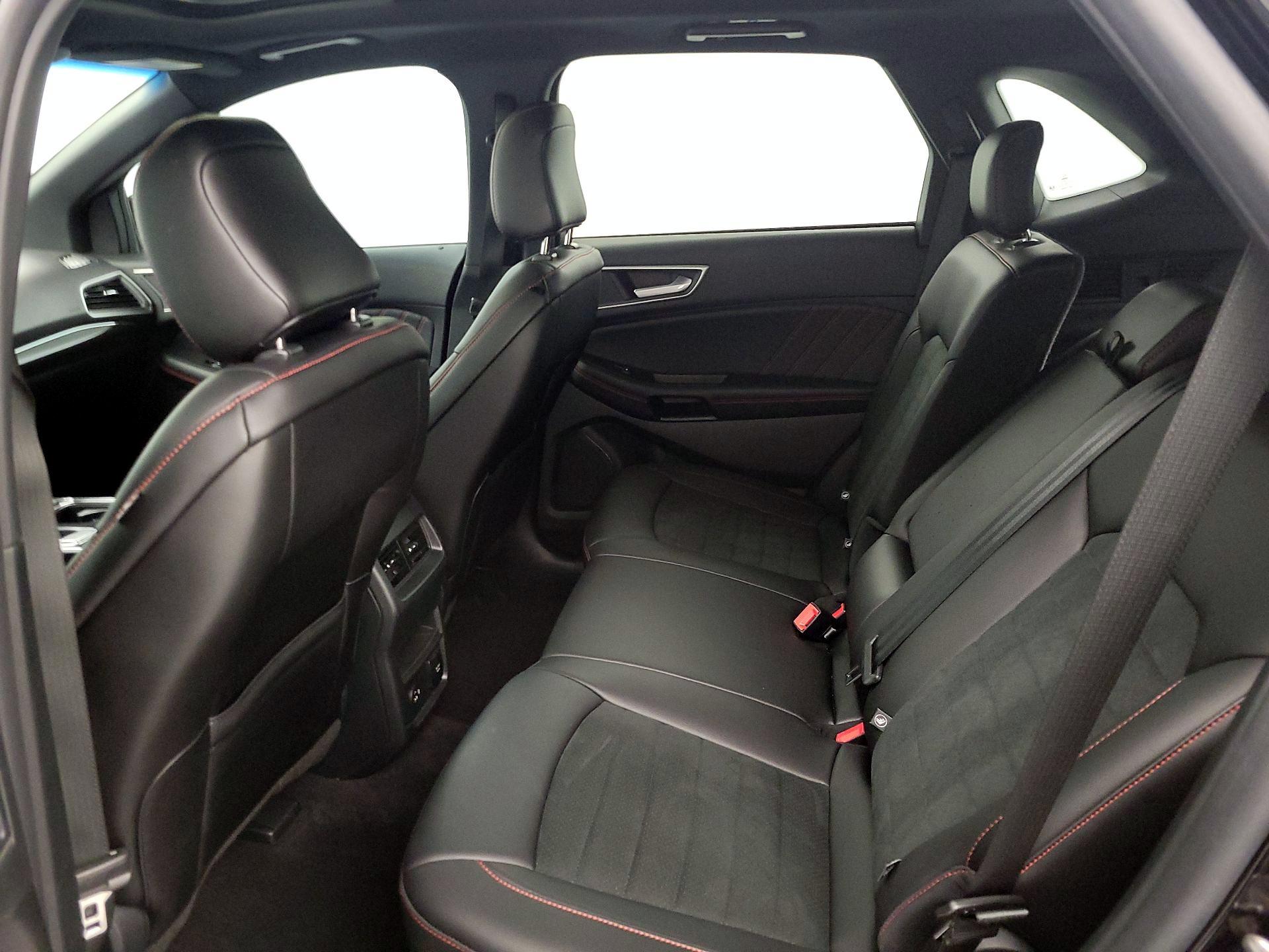 Thumbnail: 2021 Ford Edge - 20