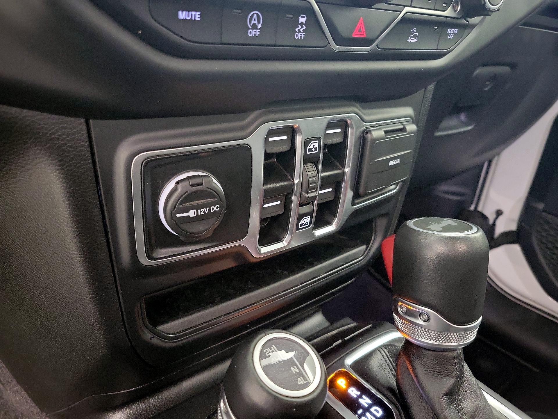 Thumbnail: 2023 Jeep Wrangler - 19