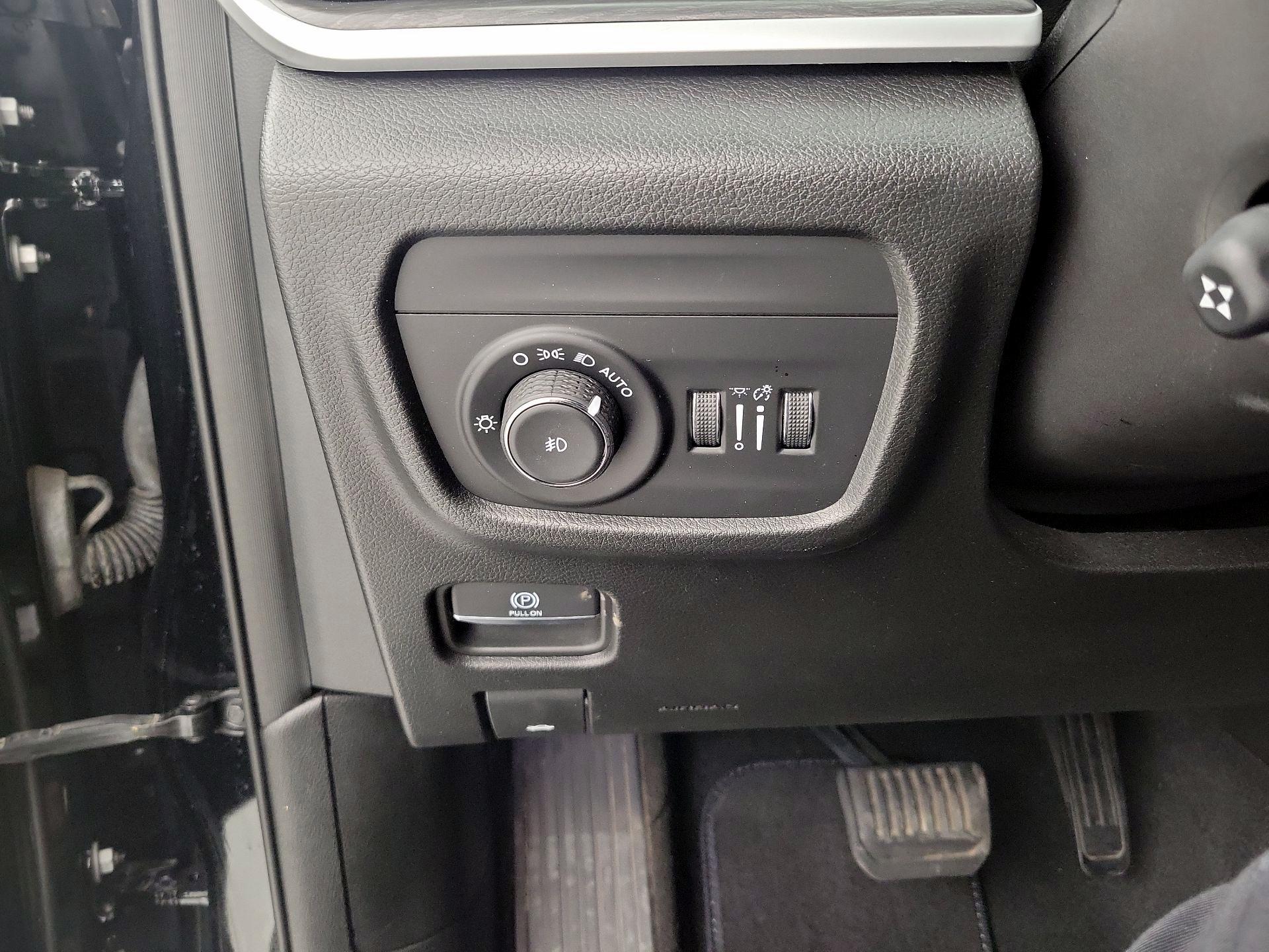 Thumbnail: 2023 Jeep Grand Cherokee - 13