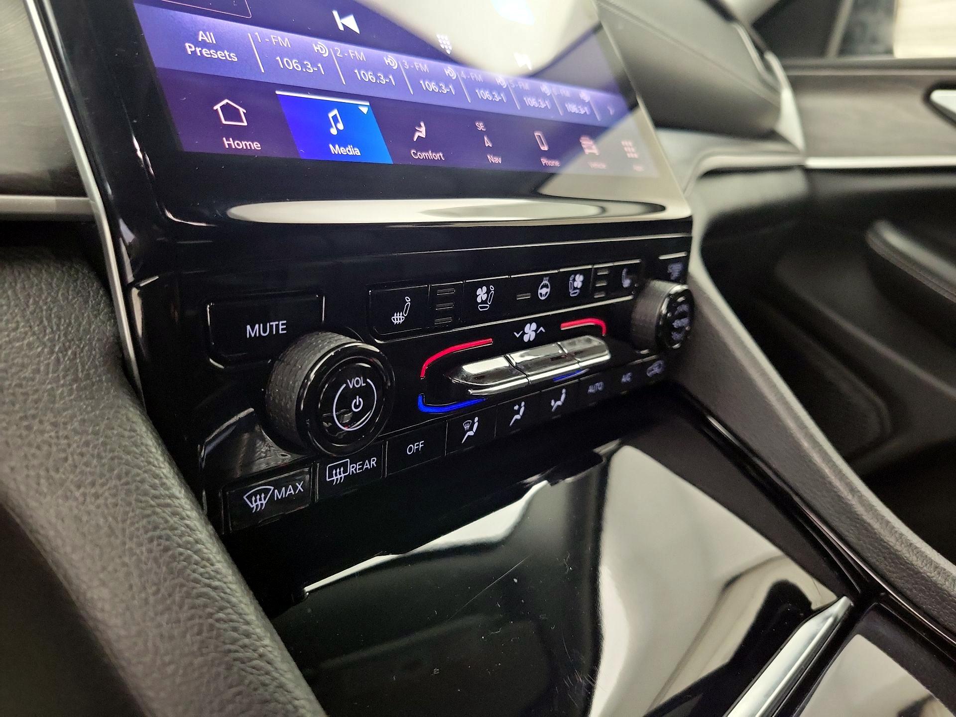 Thumbnail: 2023 Jeep Grand Cherokee - 17