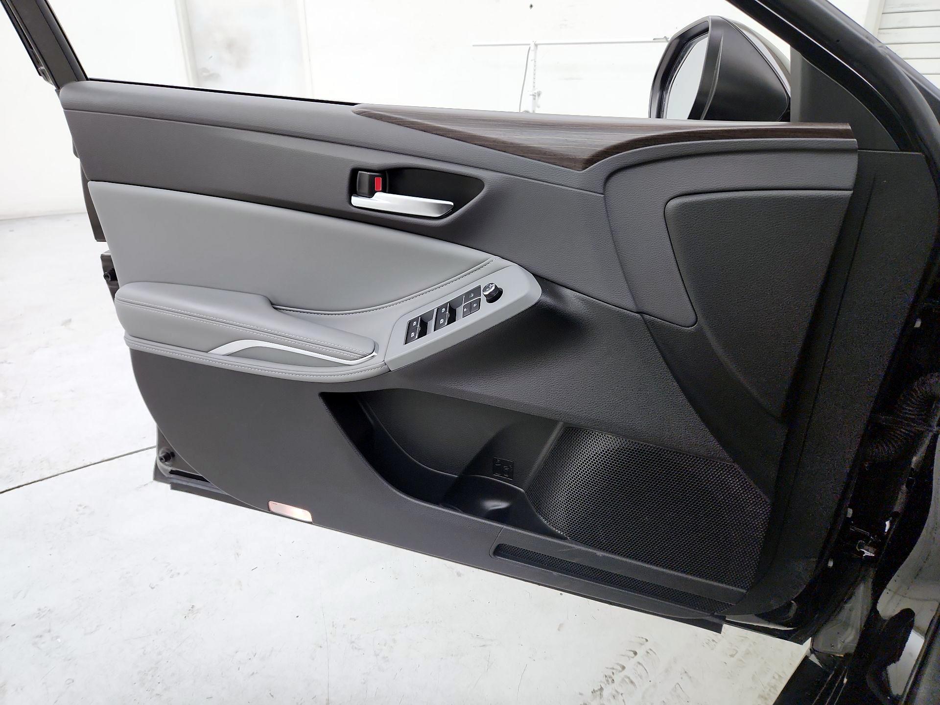 Thumbnail: 2021 Toyota Avalon - 12