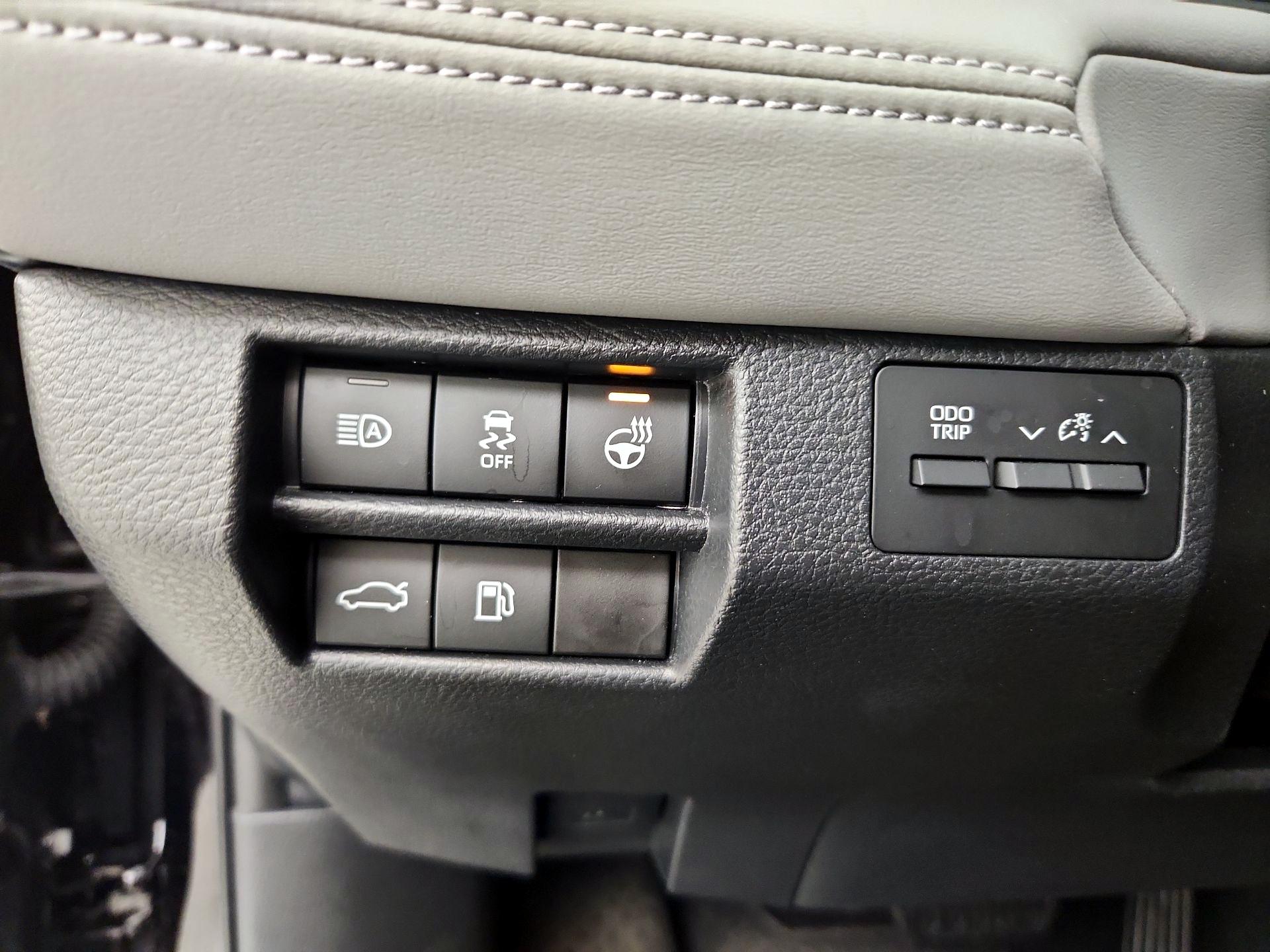 Thumbnail: 2021 Toyota Avalon - 13