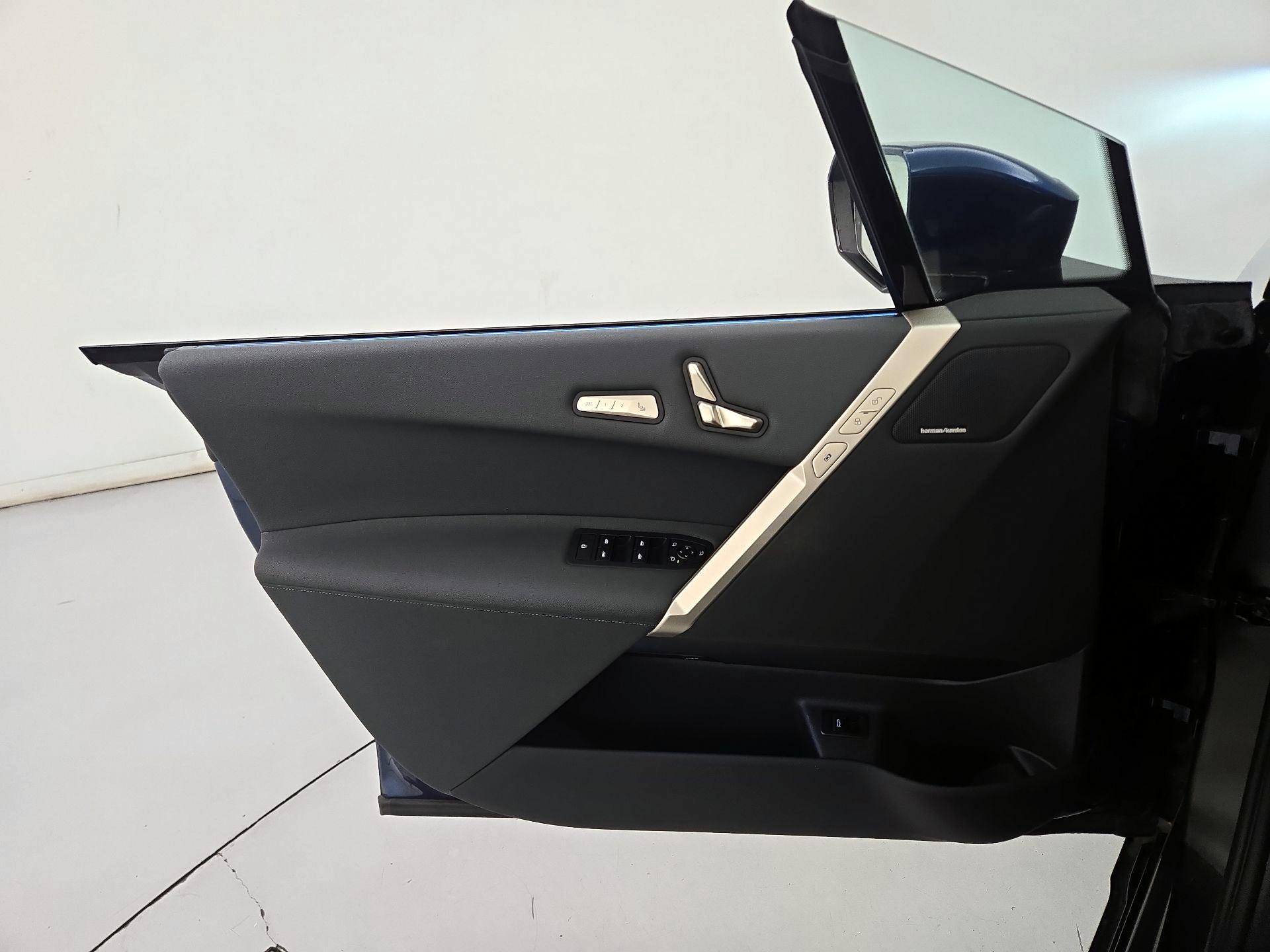 Thumbnail: 2024 BMW iX - 12