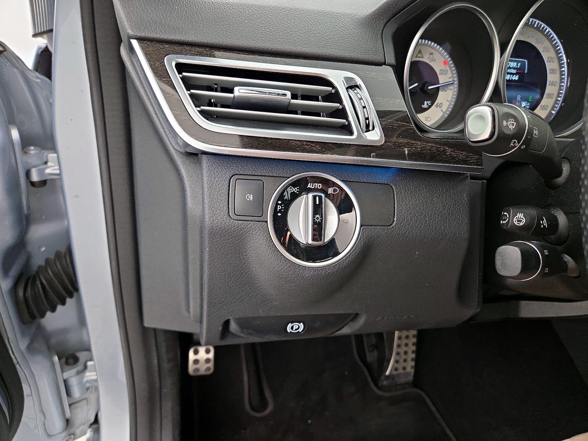 Thumbnail: 2016 Mercedes-Benz E-Class - 13