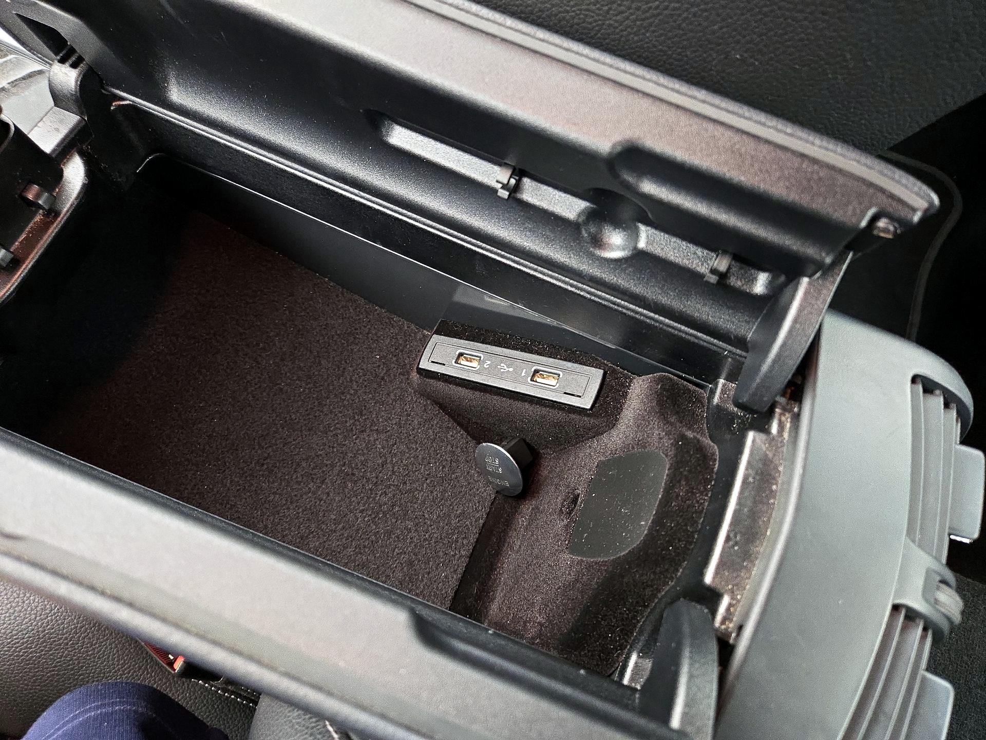 Thumbnail: 2016 Mercedes-Benz E-Class - 19