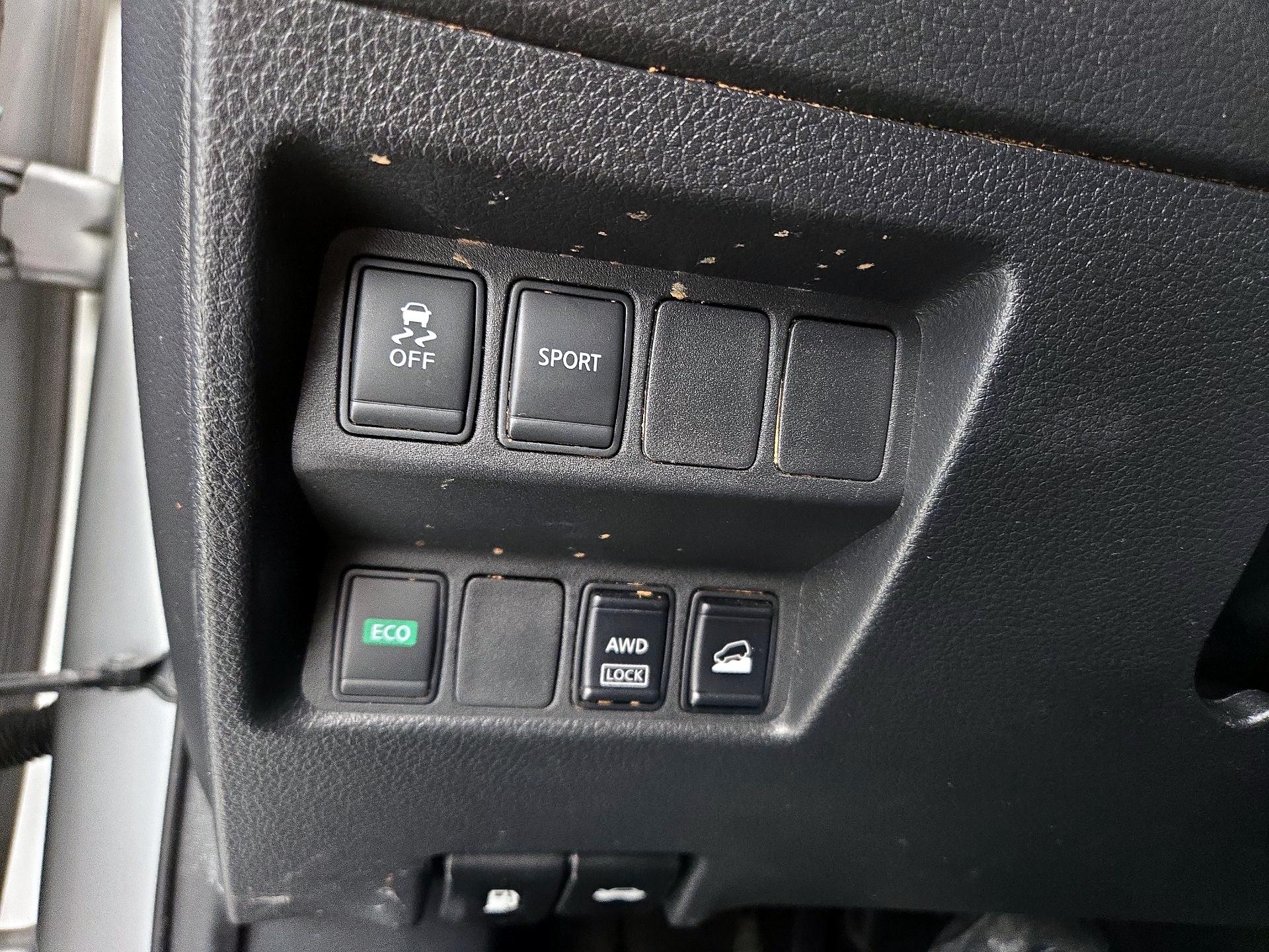 Thumbnail: 2016 Nissan Rogue - 13