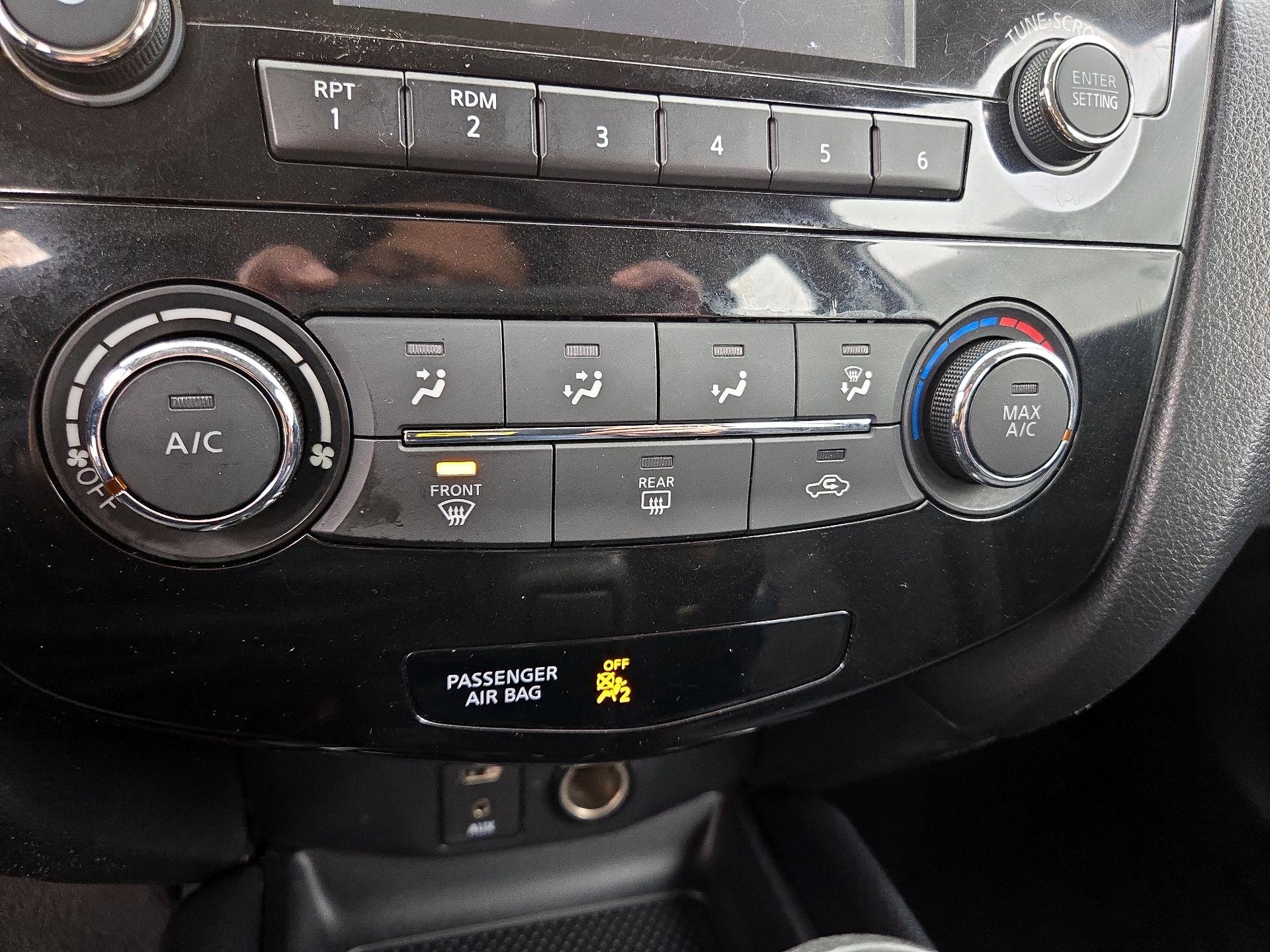 Thumbnail: 2016 Nissan Rogue - 16