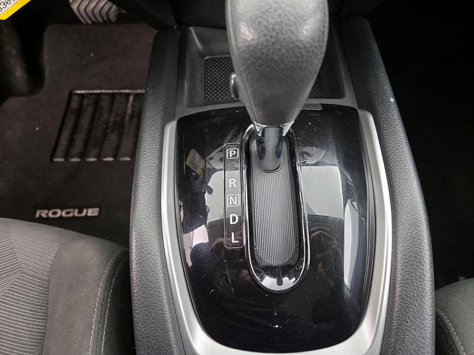 Thumbnail: 2016 Nissan Rogue - 17