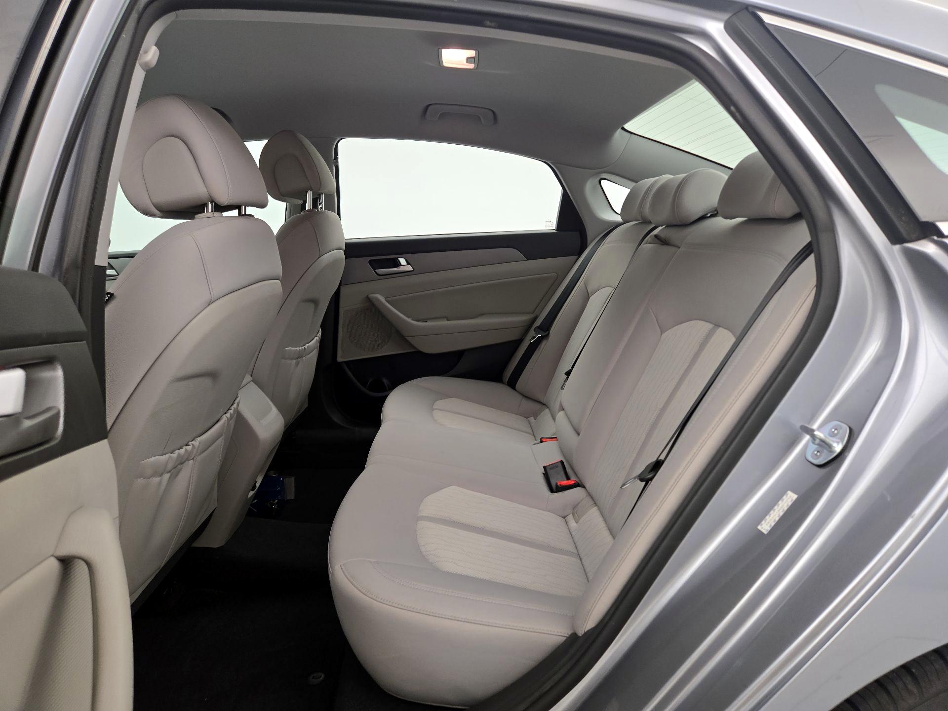 Thumbnail: 2016 Hyundai Sonata - 19