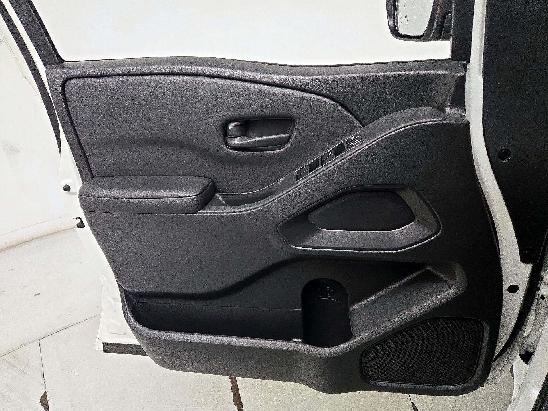 Thumbnail: 2025 Nissan Frontier - 12