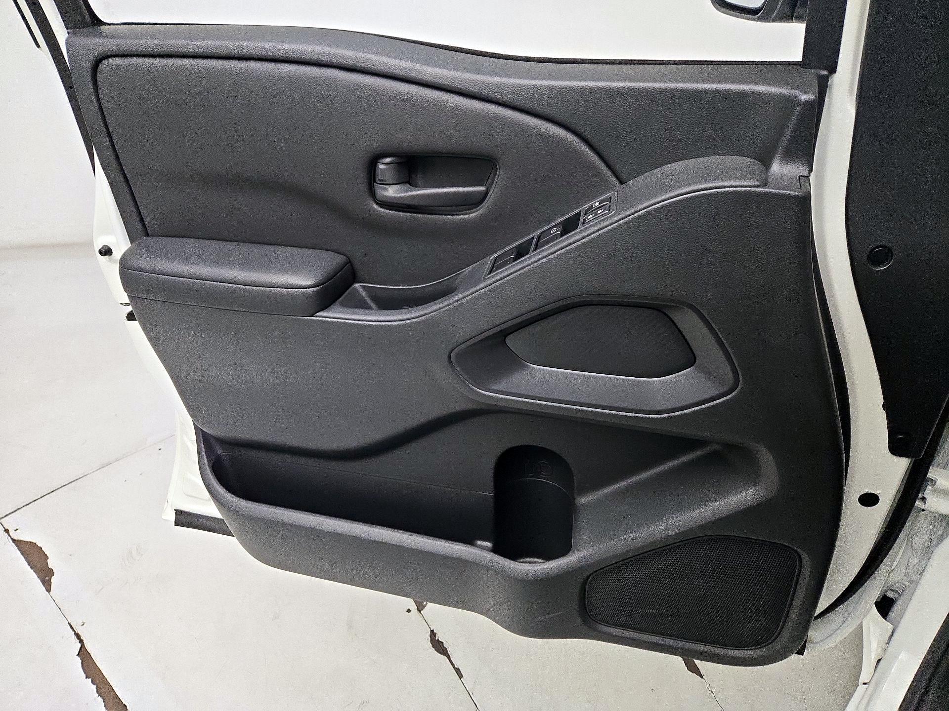 Thumbnail: 2025 Nissan Frontier - 12