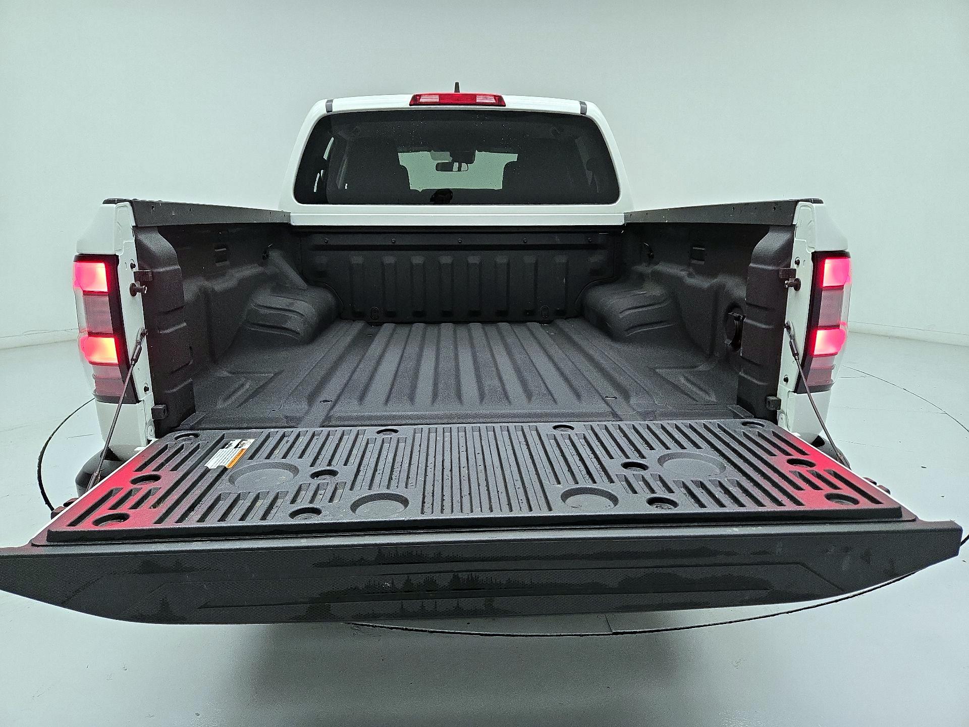 Thumbnail: 2025 Nissan Frontier - 19
