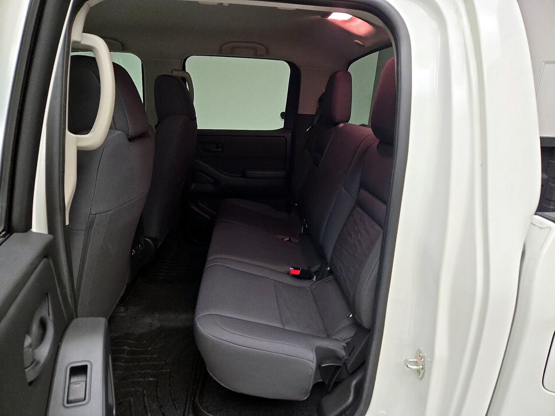 Thumbnail: 2025 Nissan Frontier - 17