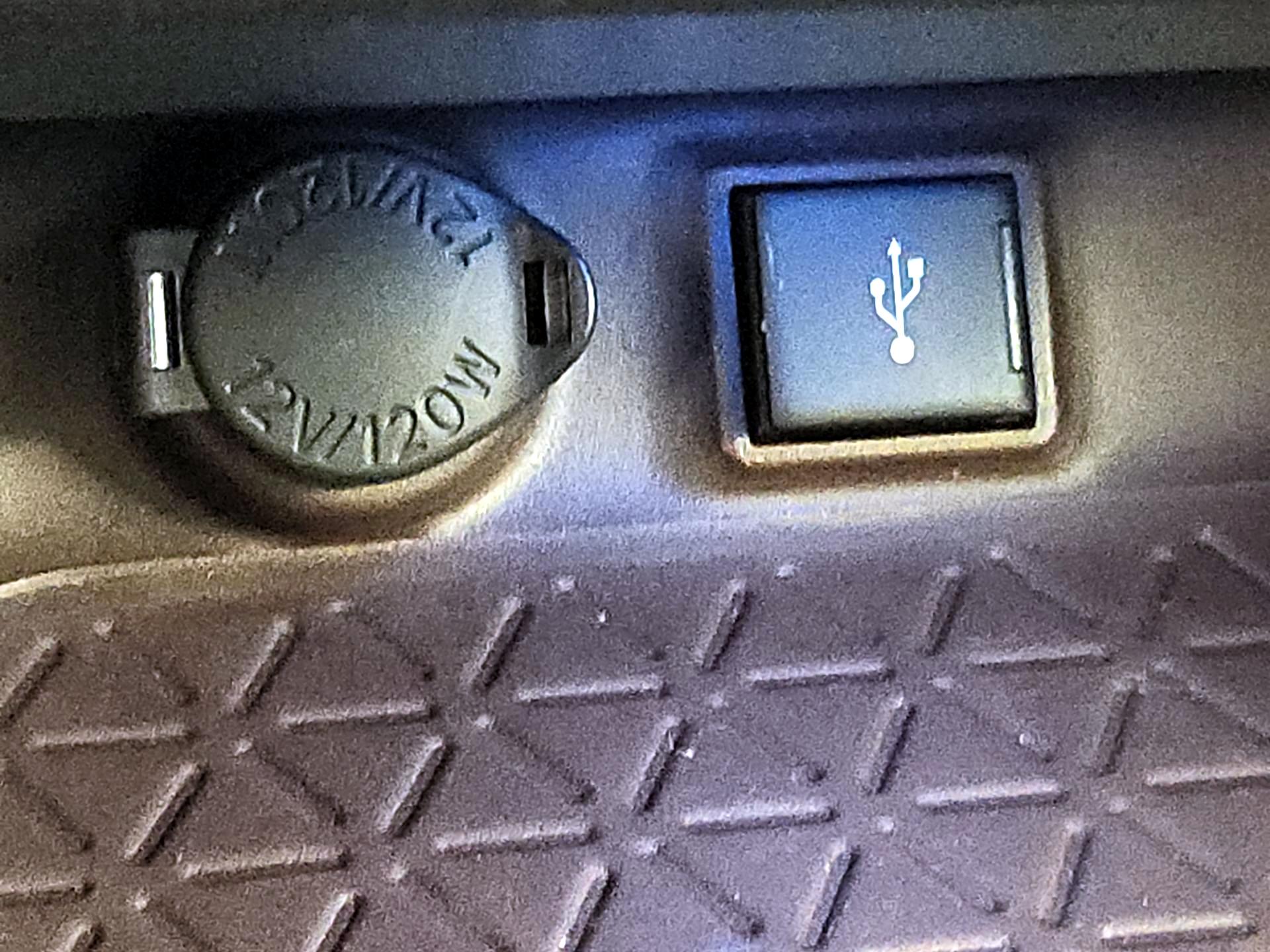 Thumbnail: 2021 Toyota RAV4 - 19