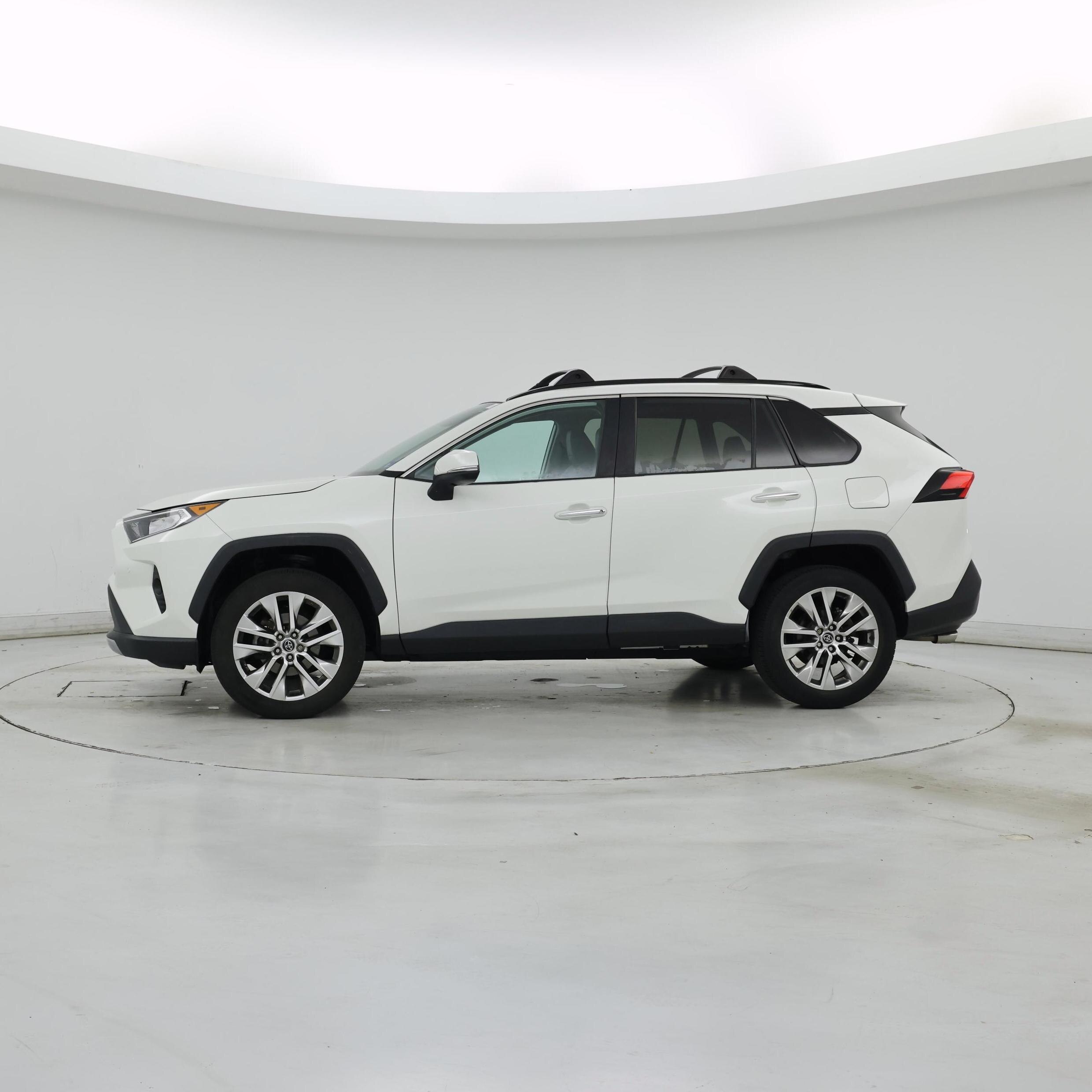 Thumbnail: 2021 Toyota RAV4 - 3