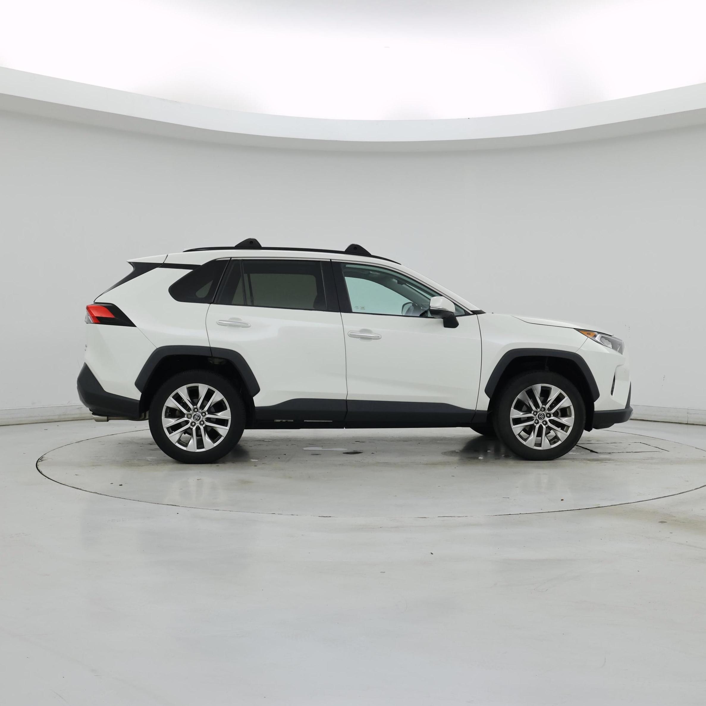 Thumbnail: 2021 Toyota RAV4 - 7