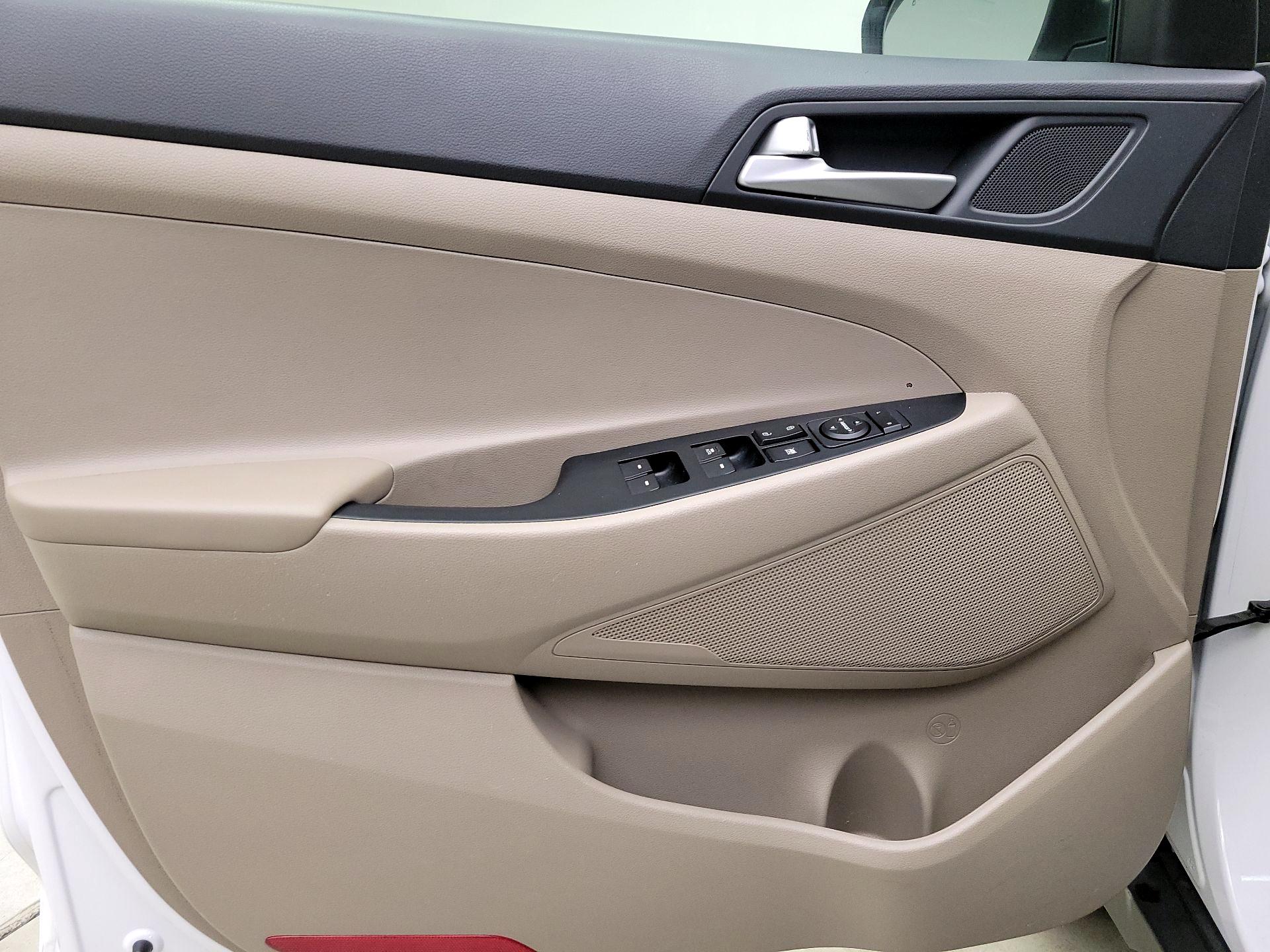 Thumbnail: 2019 Hyundai Tucson - 12