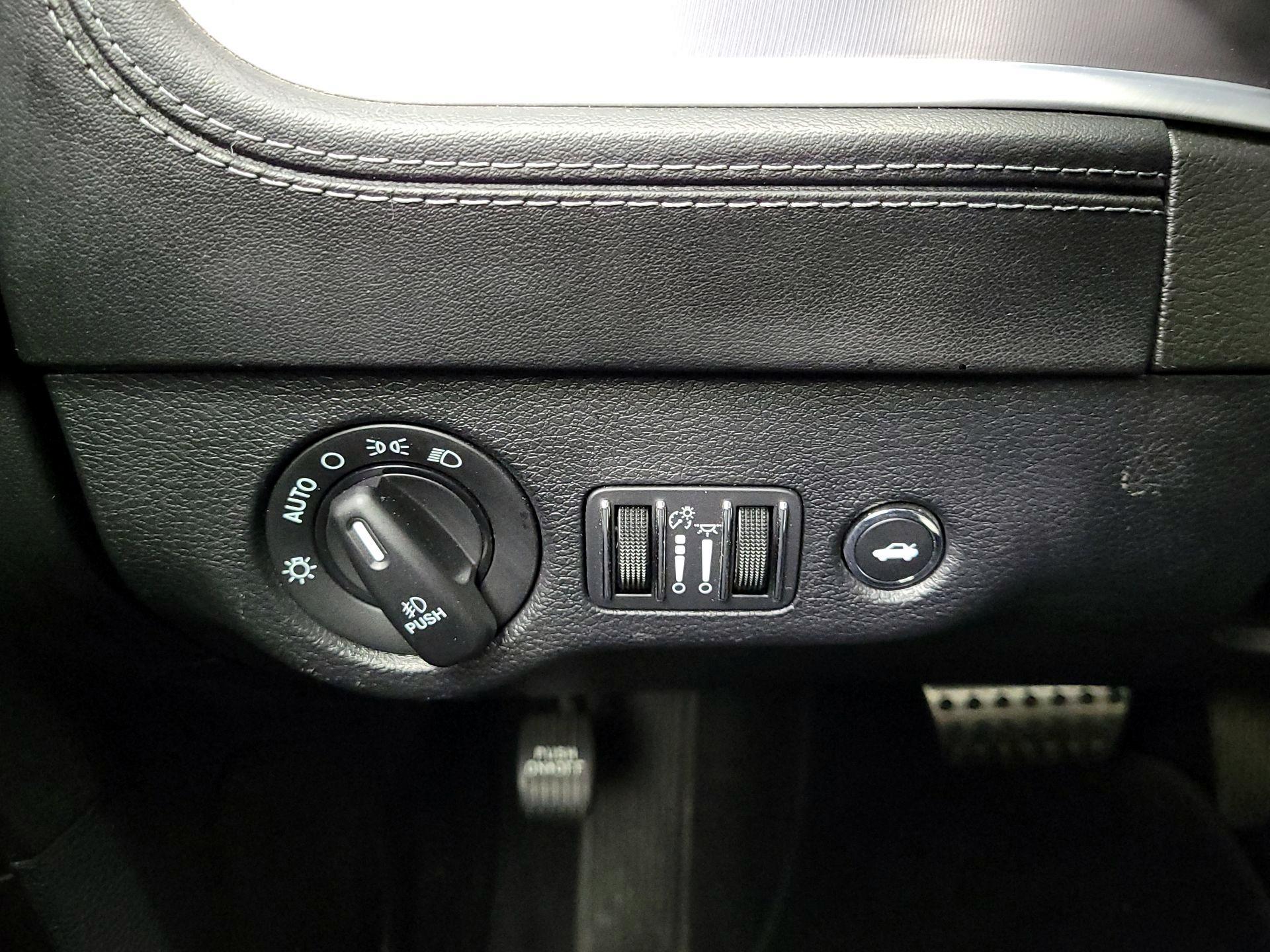 Thumbnail: 2020 Dodge Charger - 13