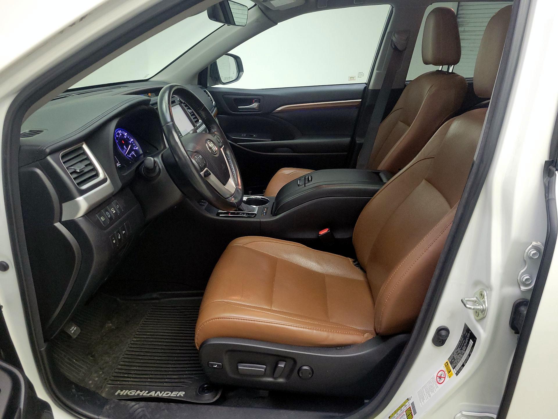 Thumbnail: 2018 Toyota Highlander - 11