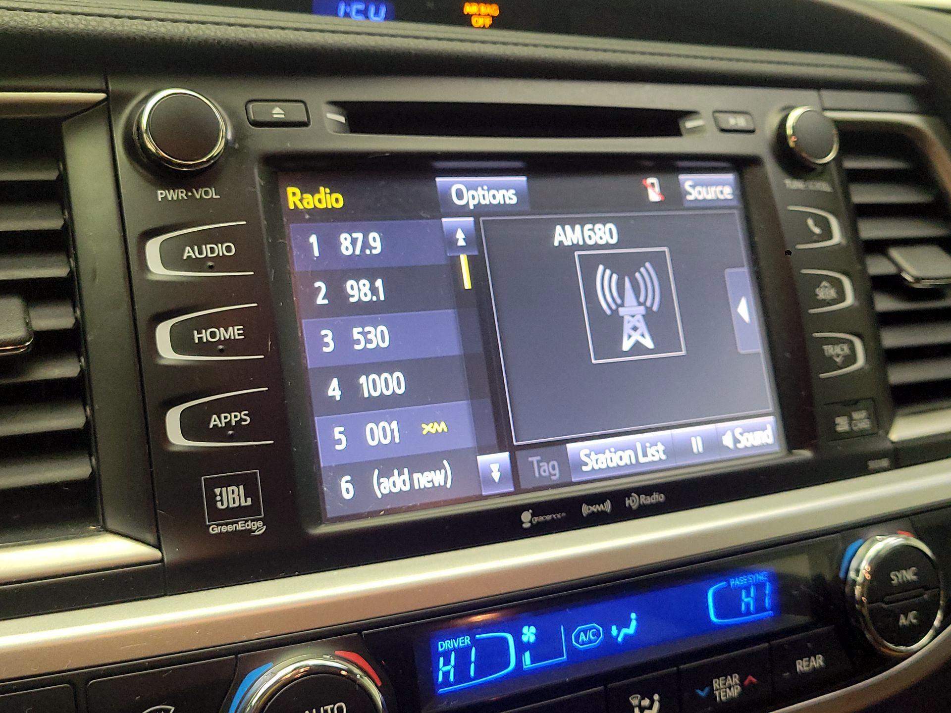 Thumbnail: 2018 Toyota Highlander - 16