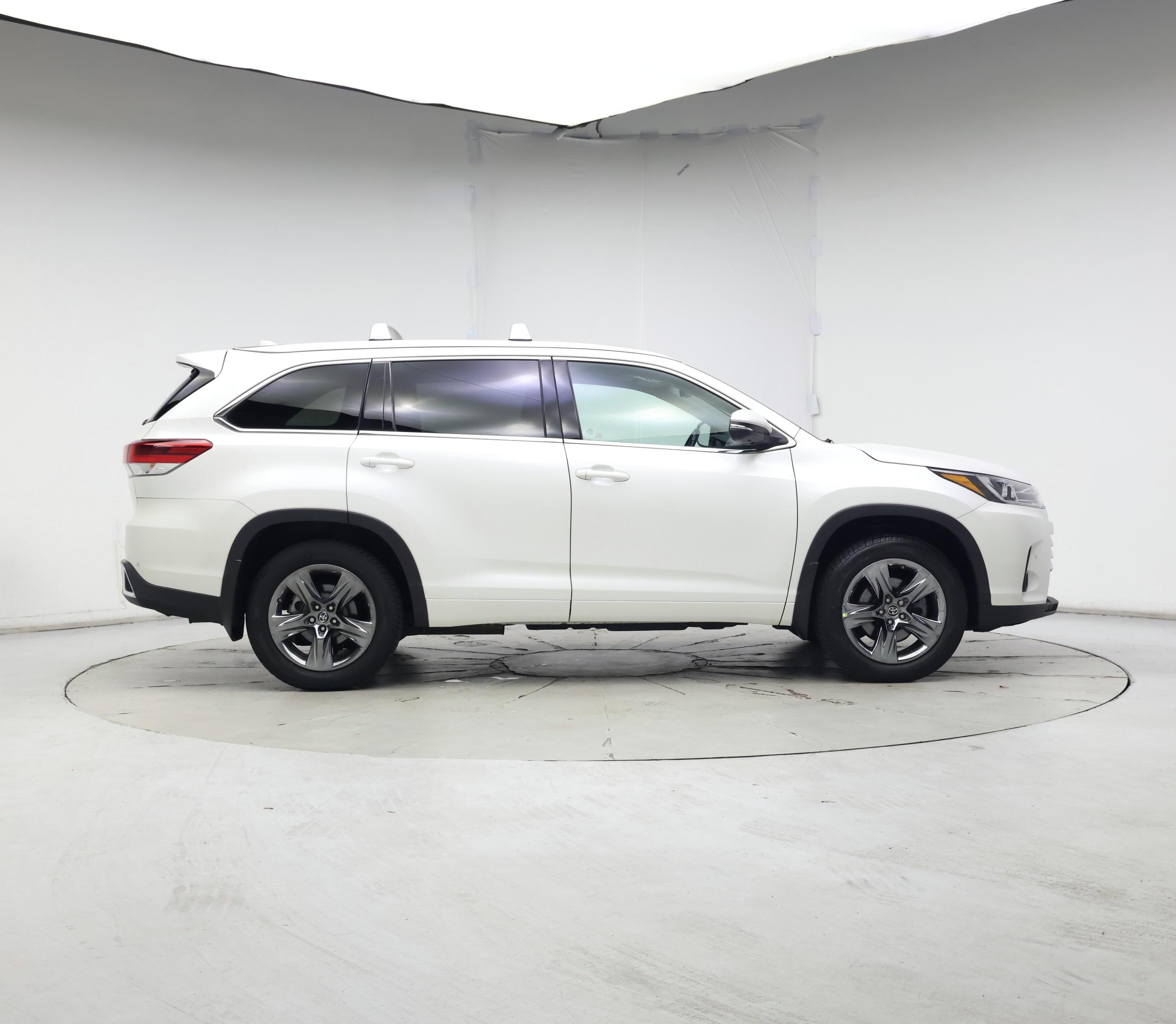 Thumbnail: 2018 Toyota Highlander - 7