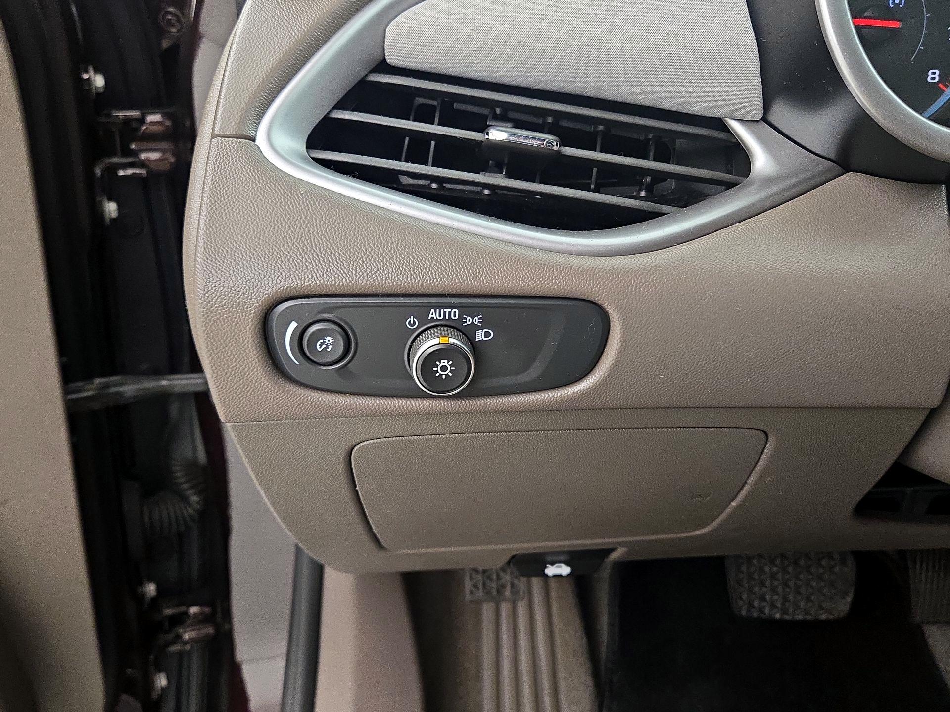 Thumbnail: 2020 Chevrolet Malibu - 13