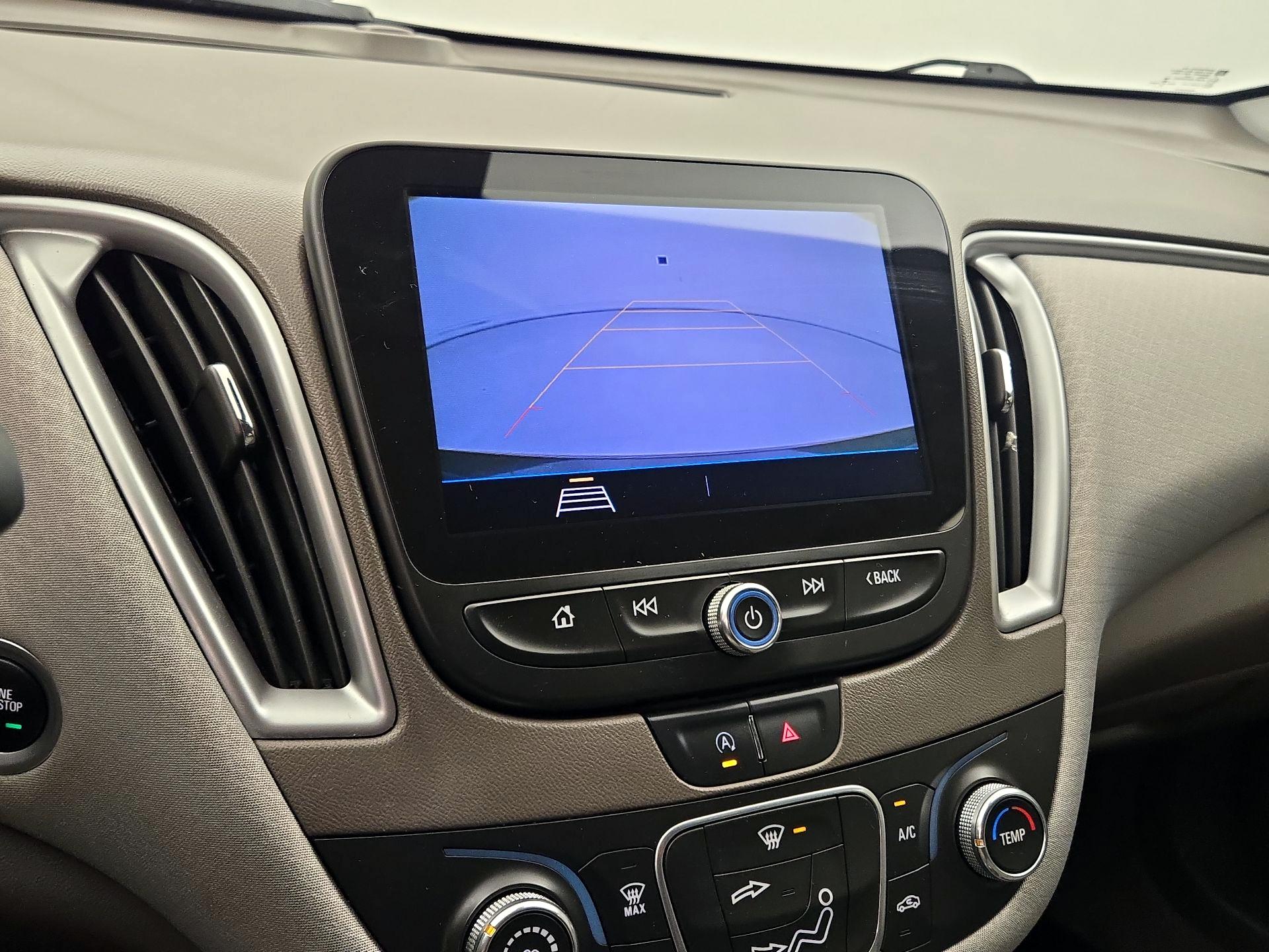 Thumbnail: 2020 Chevrolet Malibu - 14