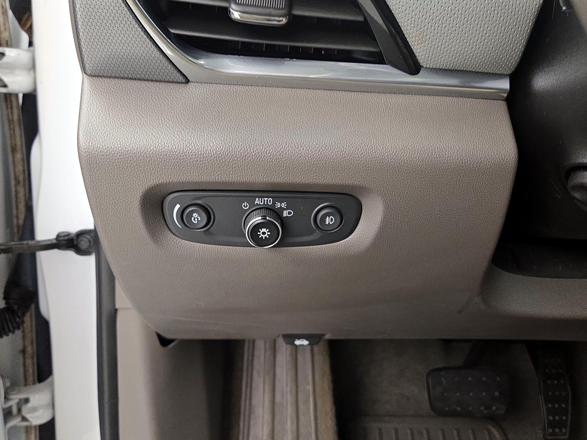 Thumbnail: 2018 Chevrolet Traverse - 13