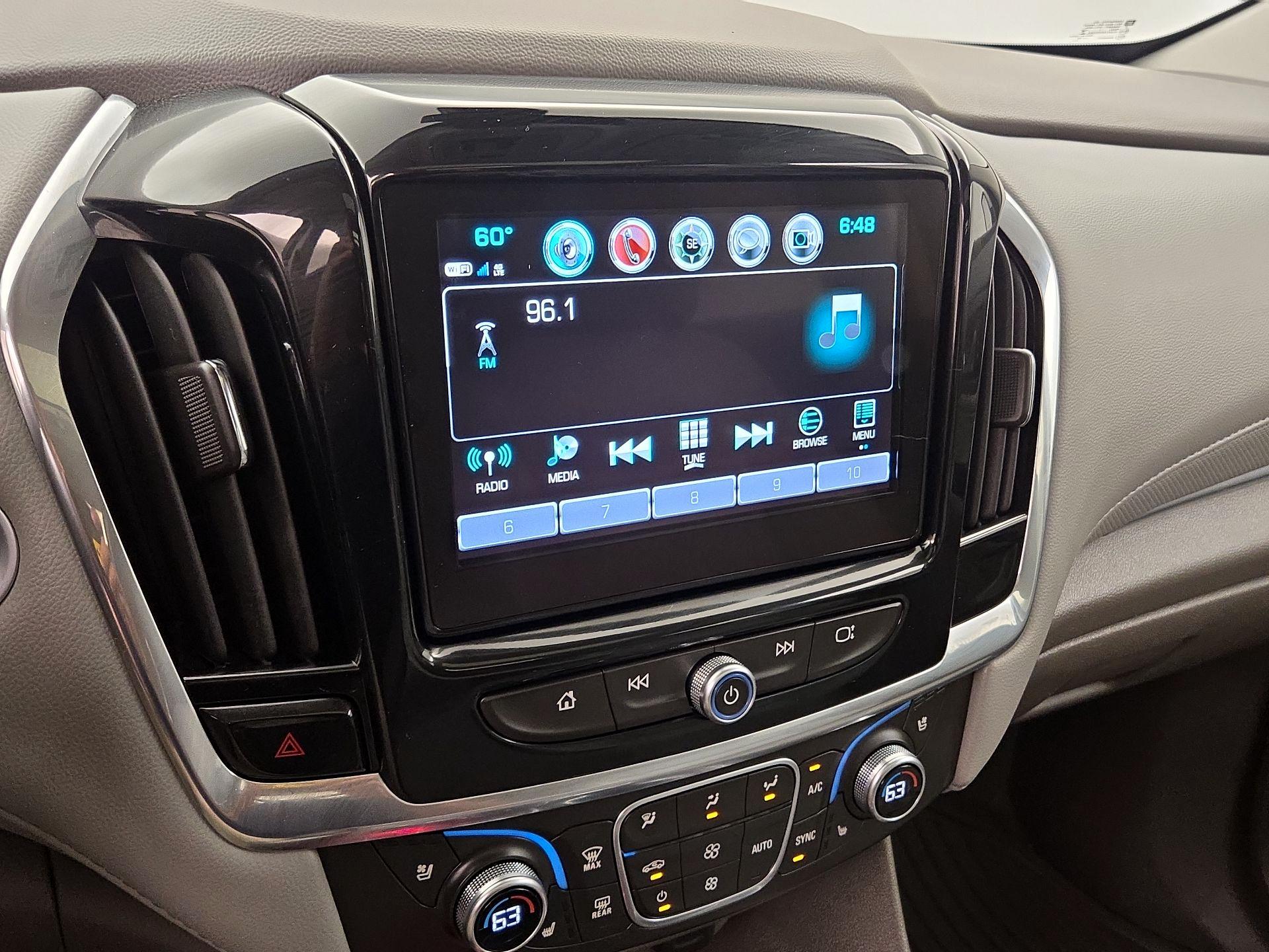 Thumbnail: 2018 Chevrolet Traverse - 16