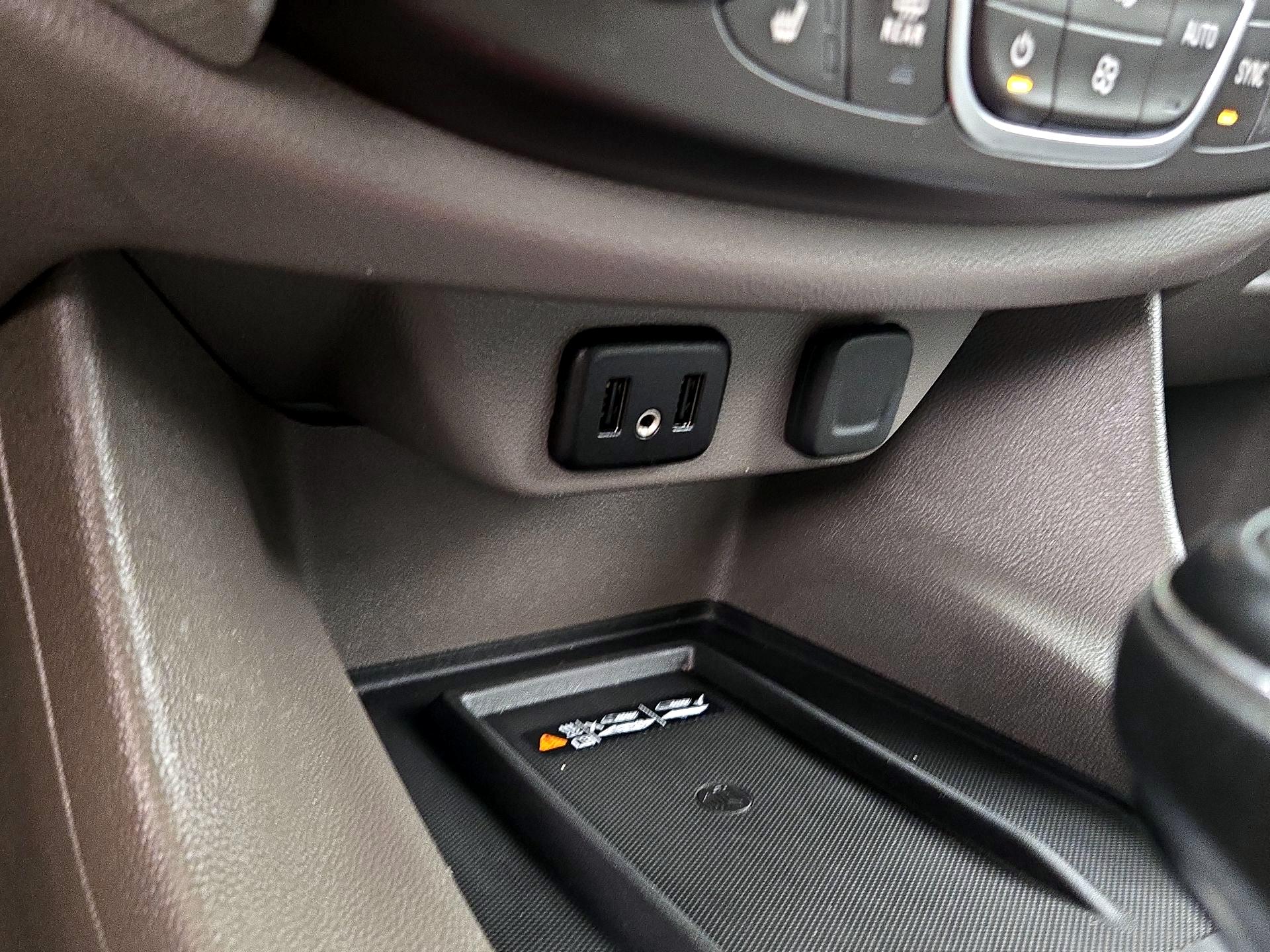 Thumbnail: 2018 Chevrolet Traverse - 19