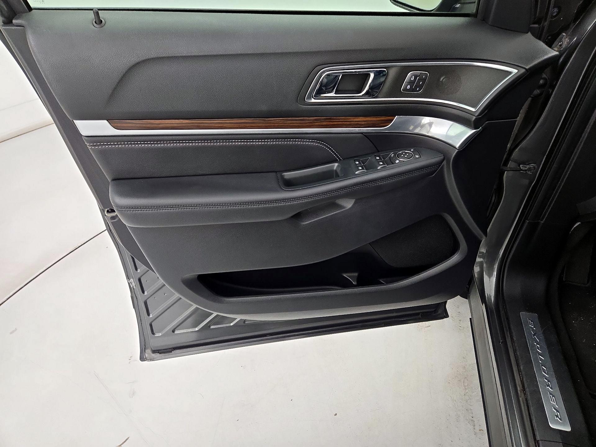 Thumbnail: 2018 Ford Explorer - 12