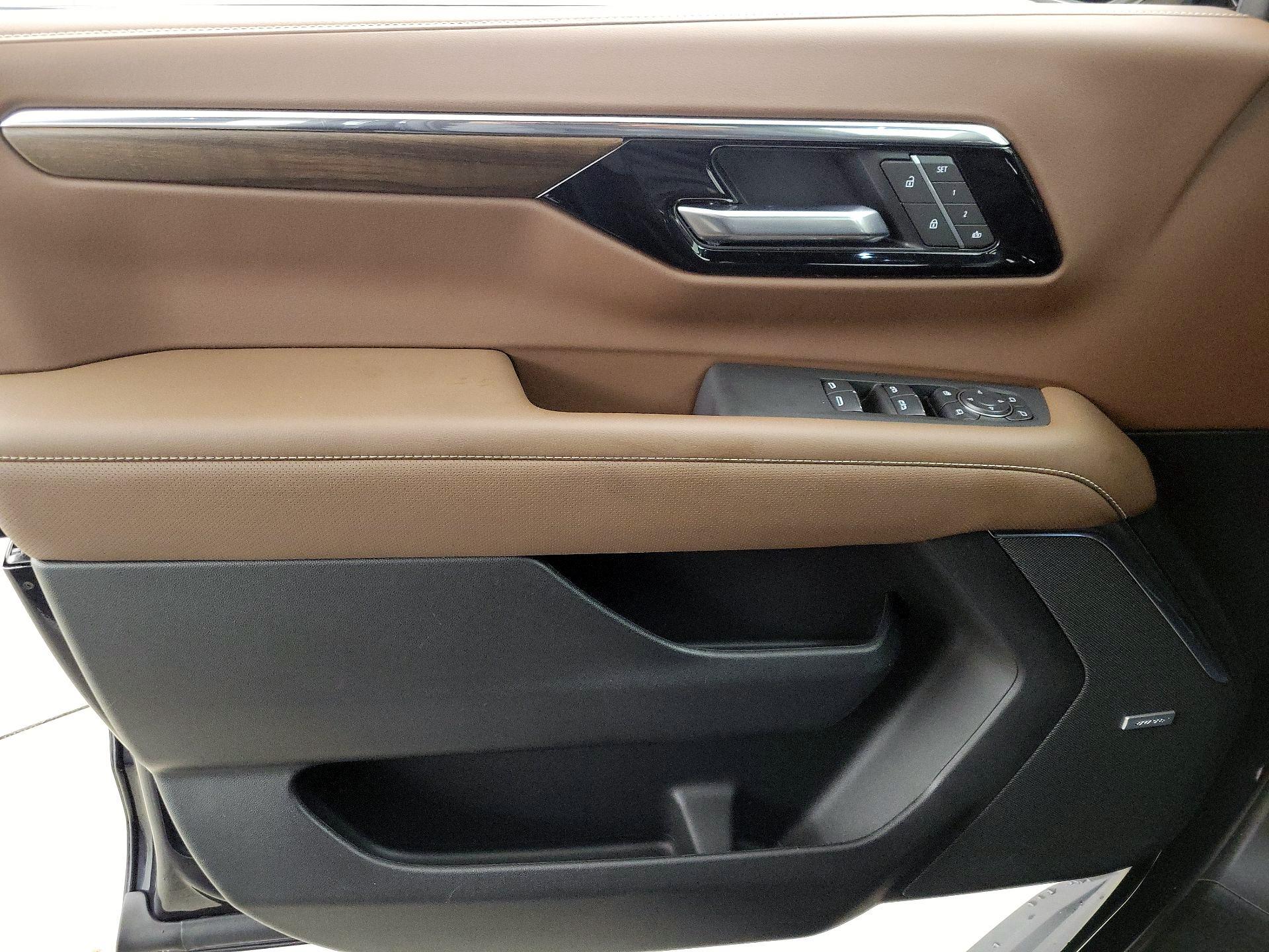 Thumbnail: 2025 Chevrolet Suburban - 12