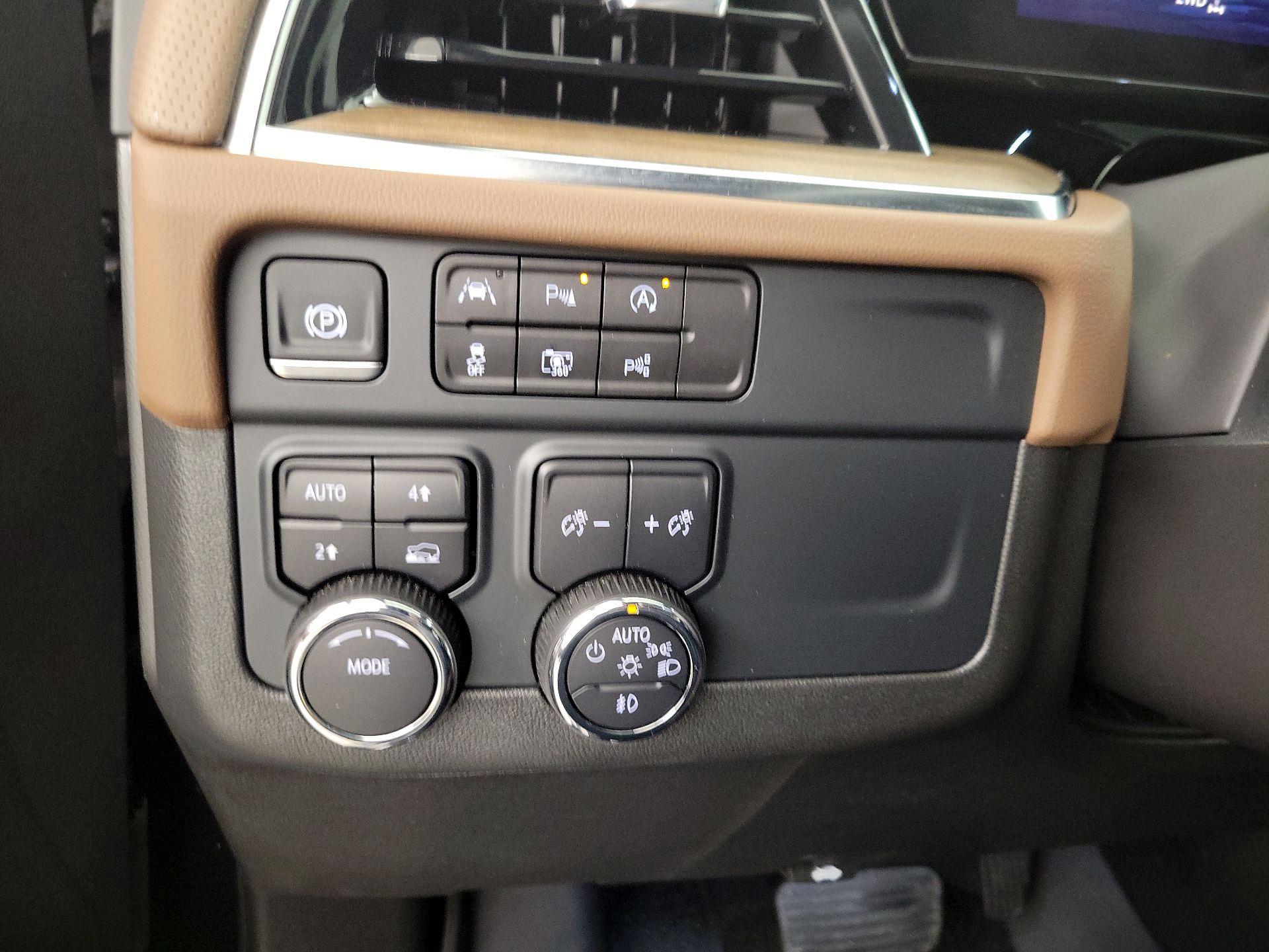 Thumbnail: 2025 Chevrolet Suburban - 13